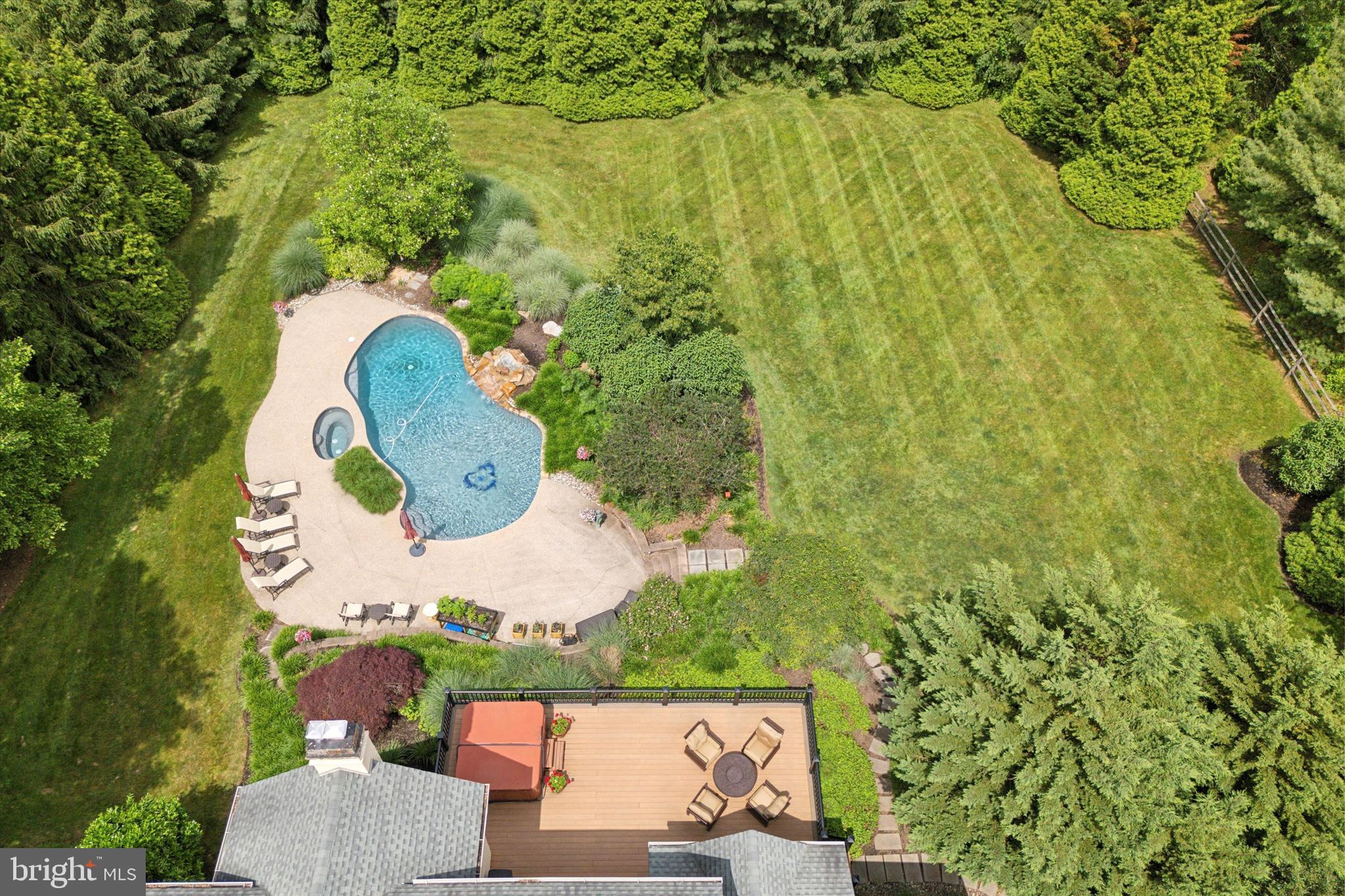 HILLCREST MDWS - Residential