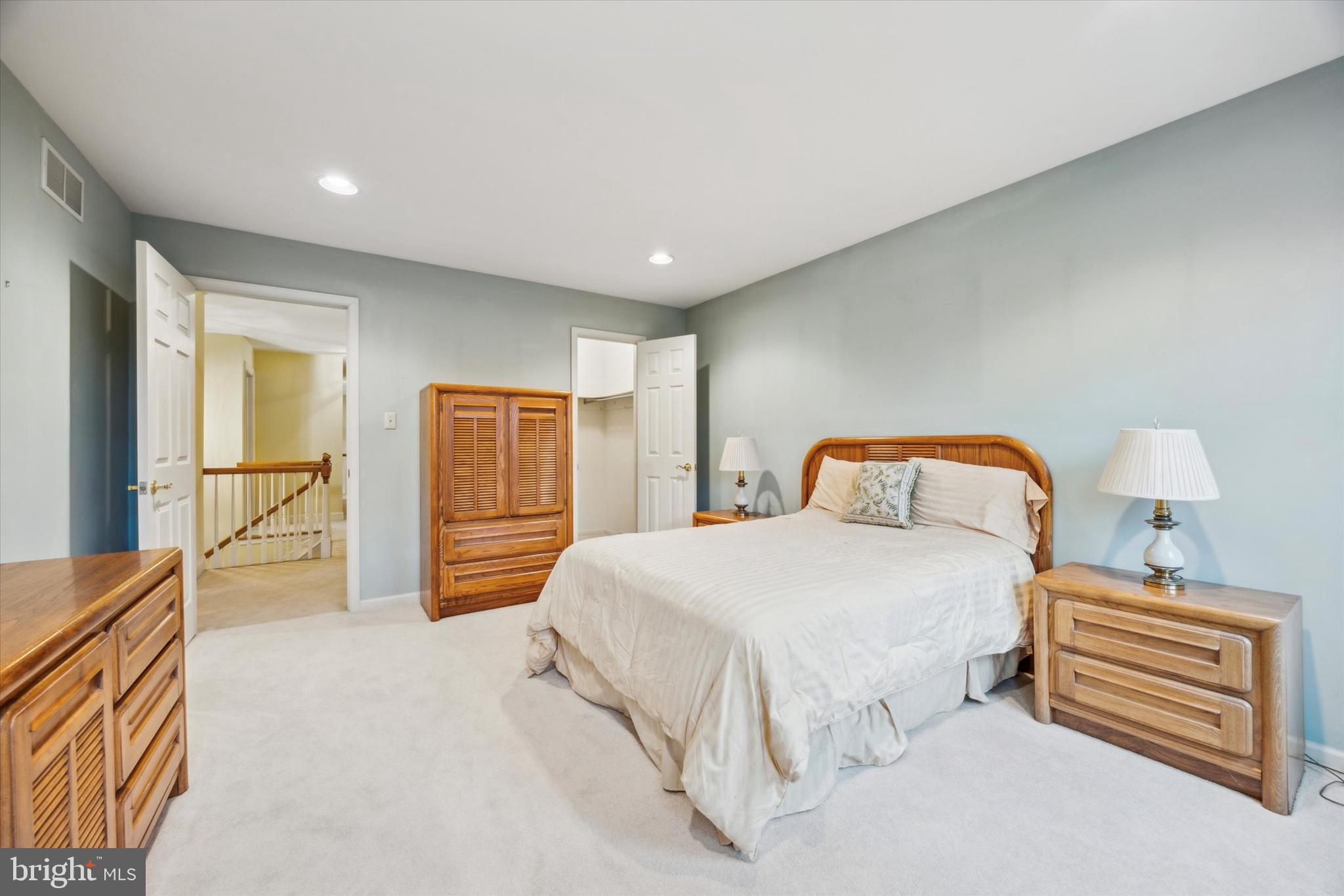 HILLCREST MDWS - Residential