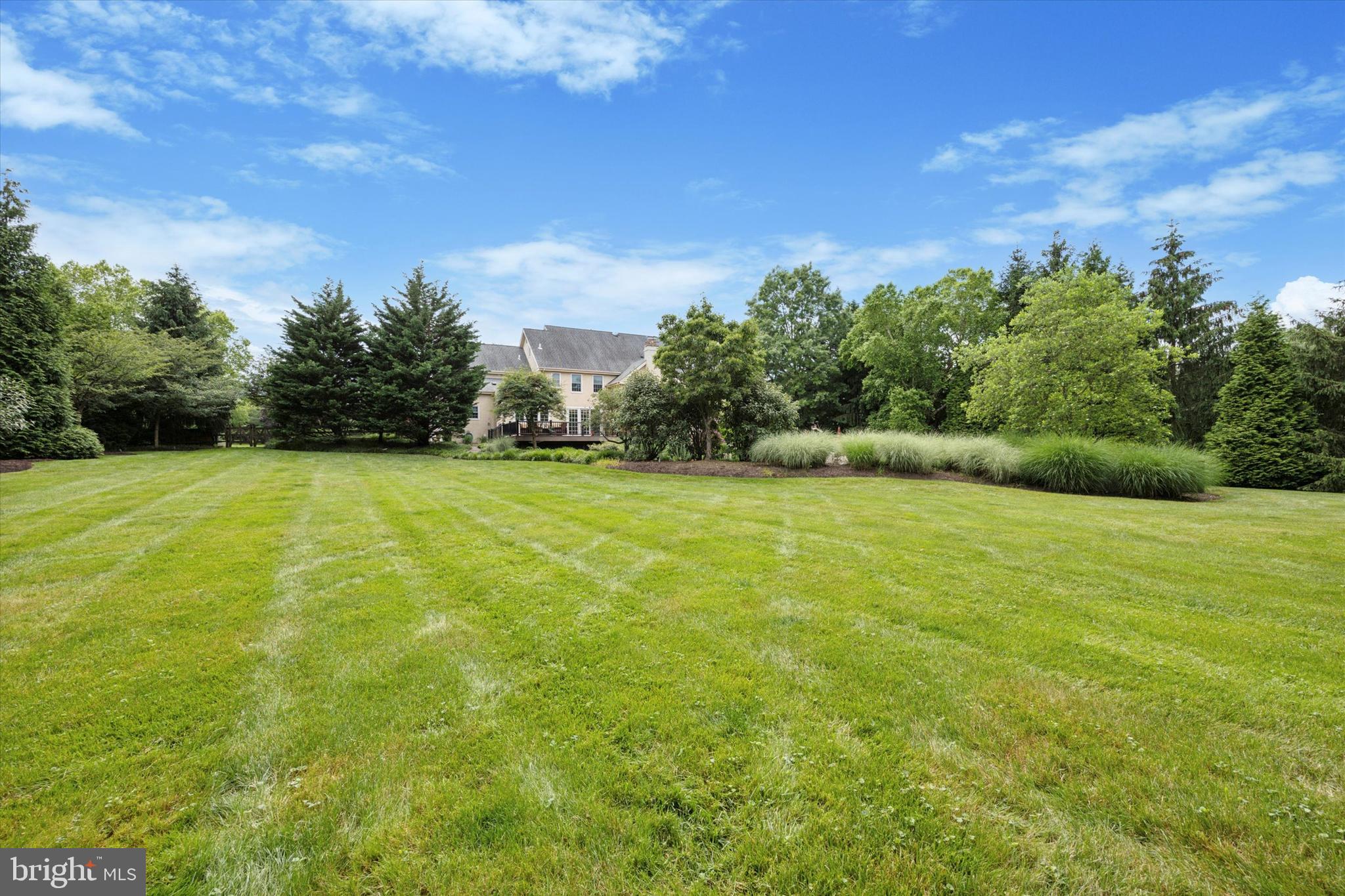 HILLCREST MDWS - Residential