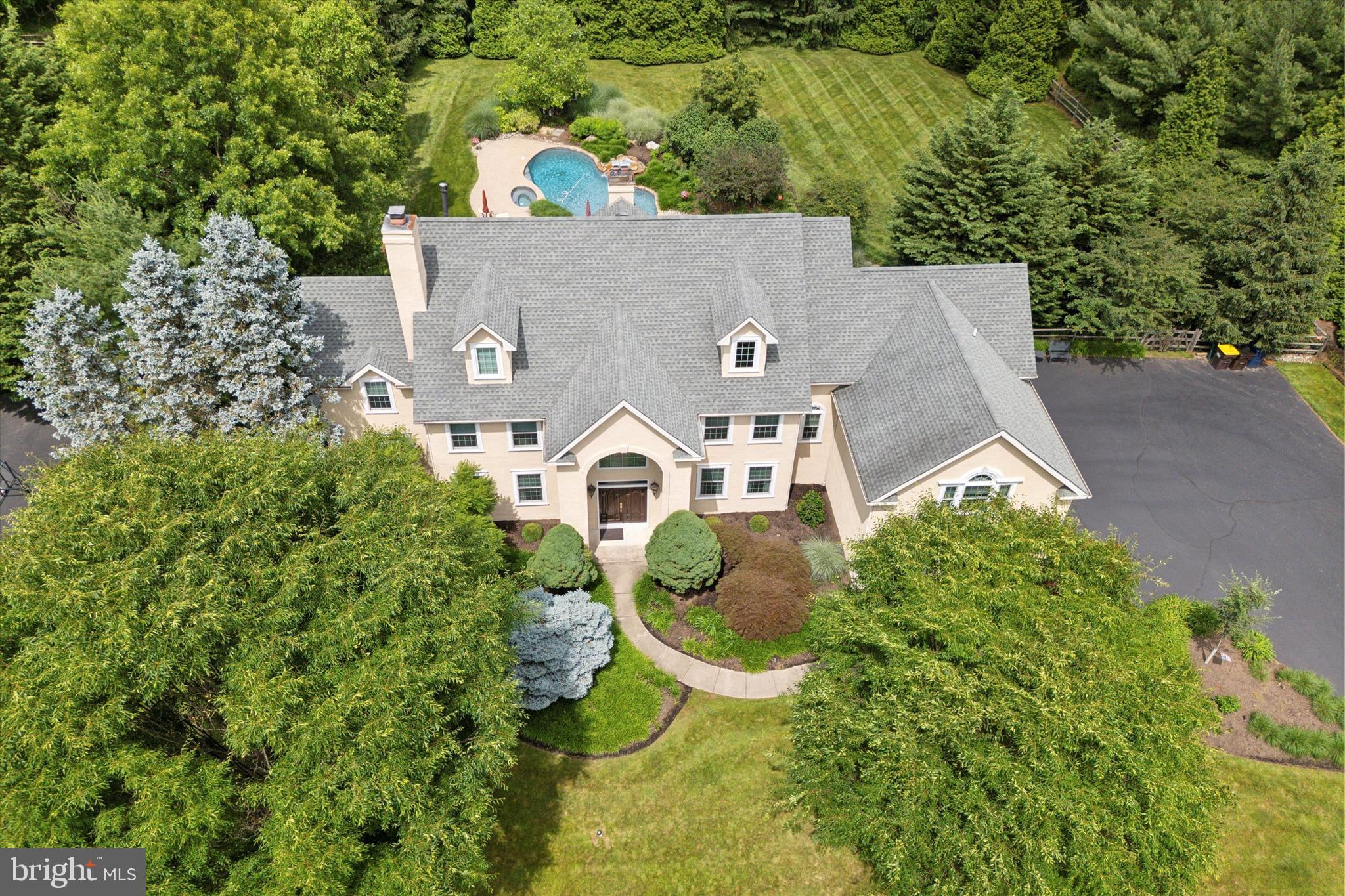 HILLCREST MDWS - Residential