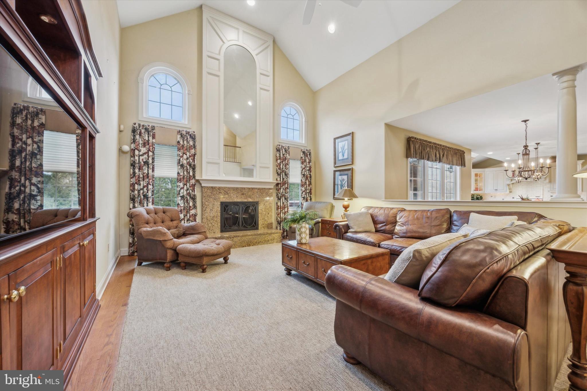 HILLCREST MDWS - Residential