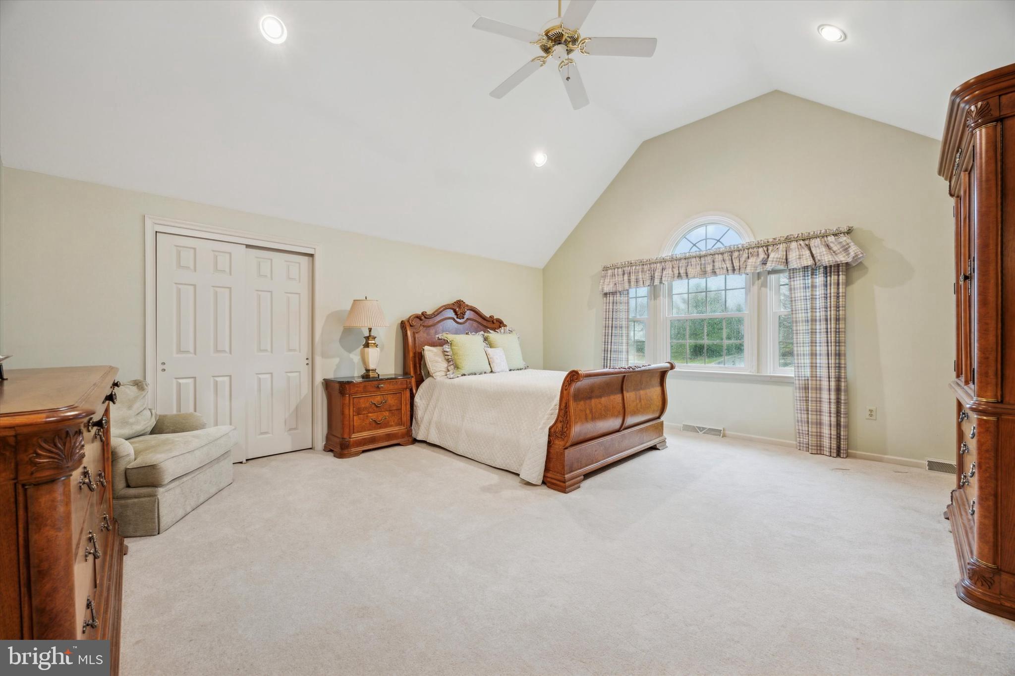 HILLCREST MDWS - Residential