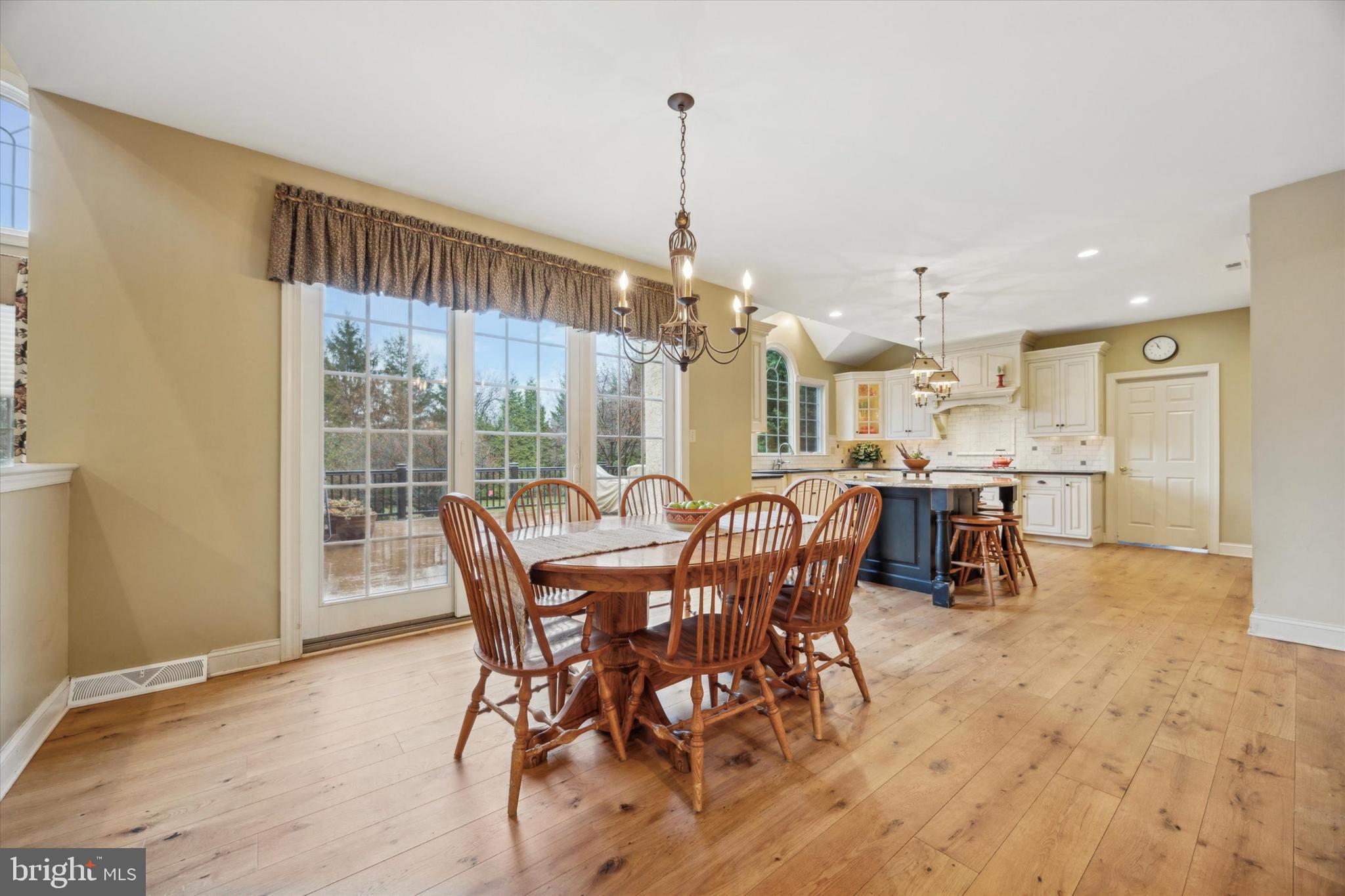 HILLCREST MDWS - Residential