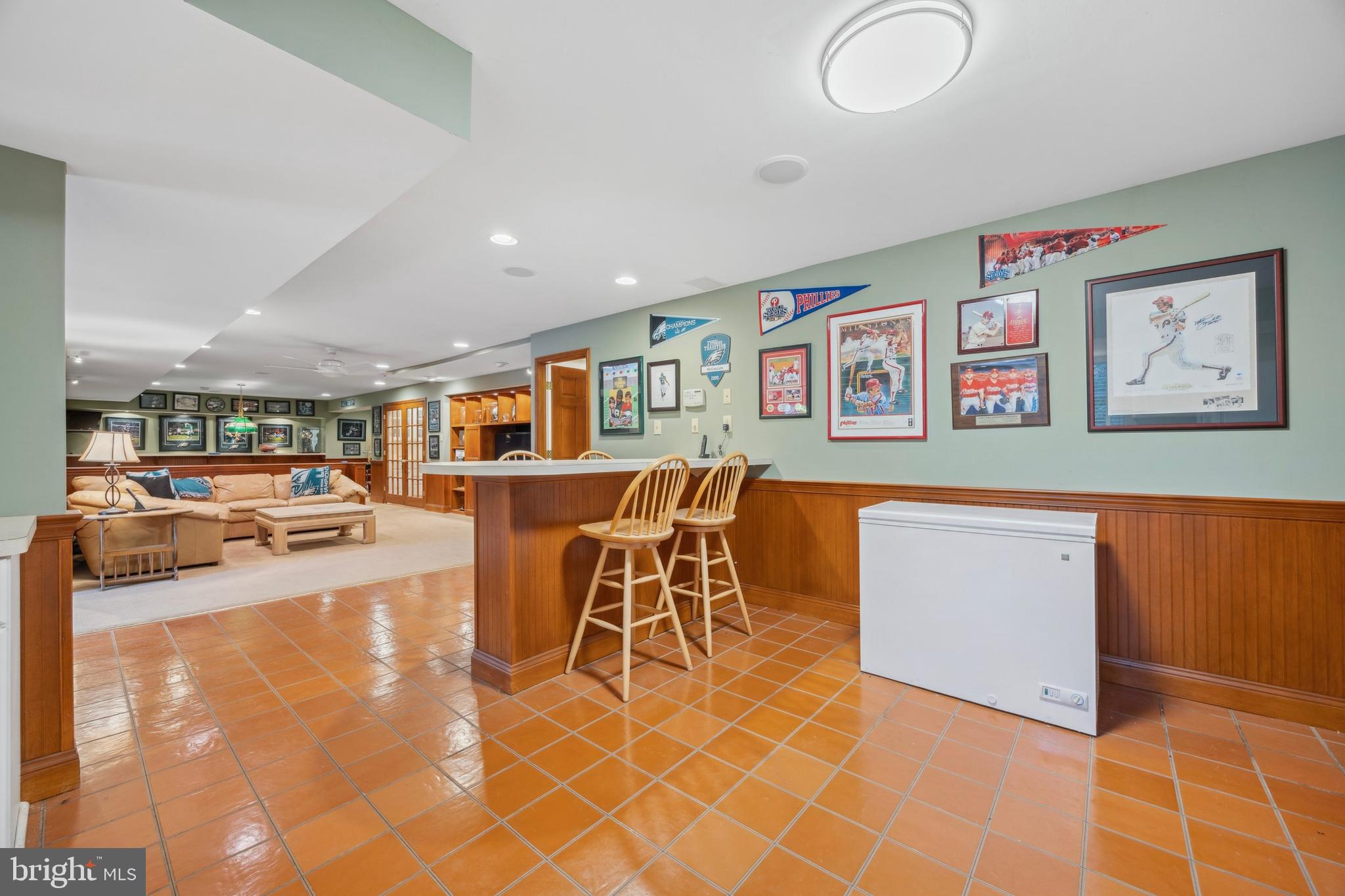 HILLCREST MDWS - Residential