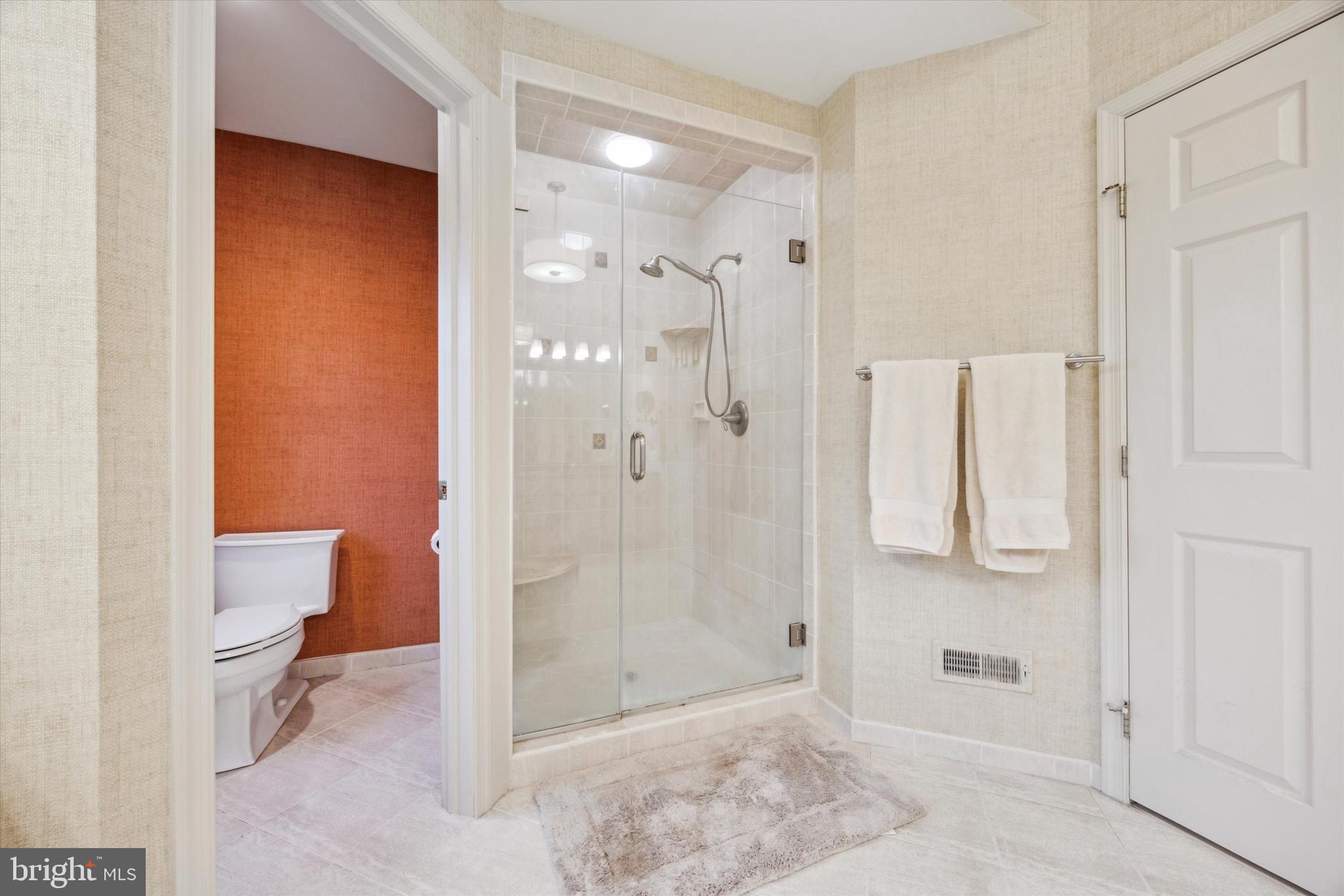 HILLCREST MDWS - Residential