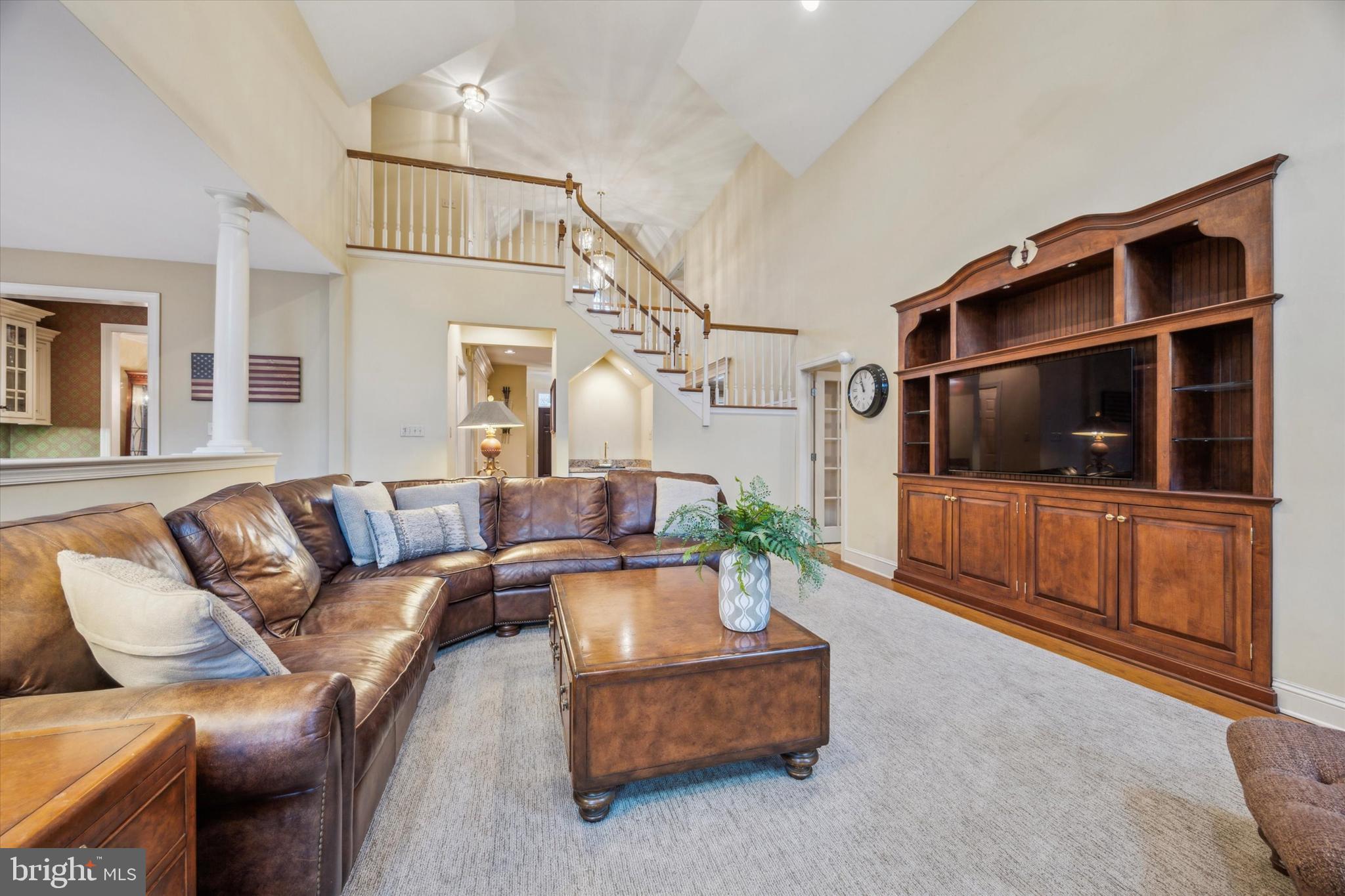 HILLCREST MDWS - Residential