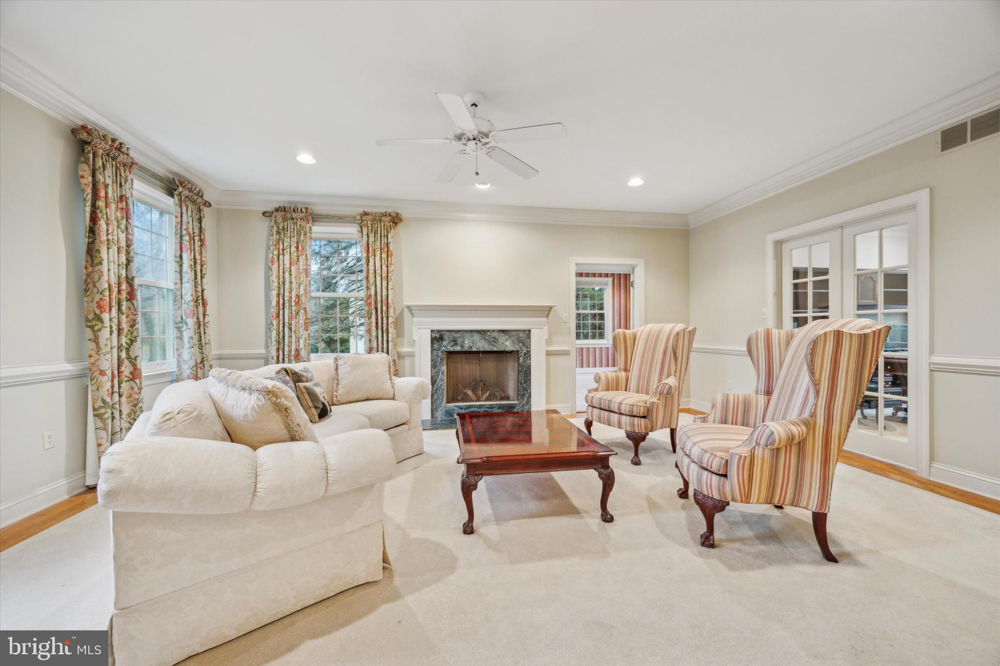 HILLCREST MDWS - Residential