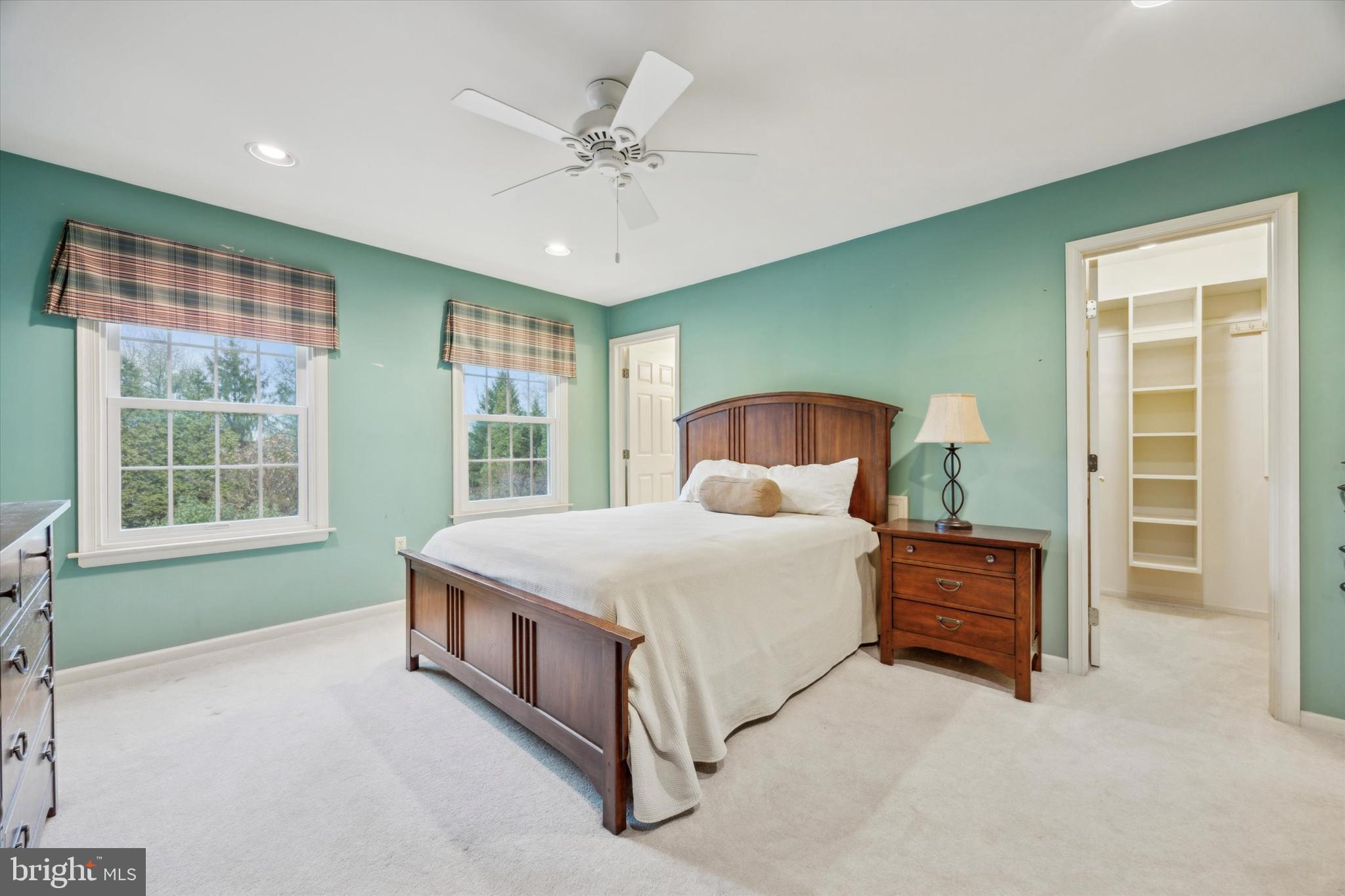 HILLCREST MDWS - Residential