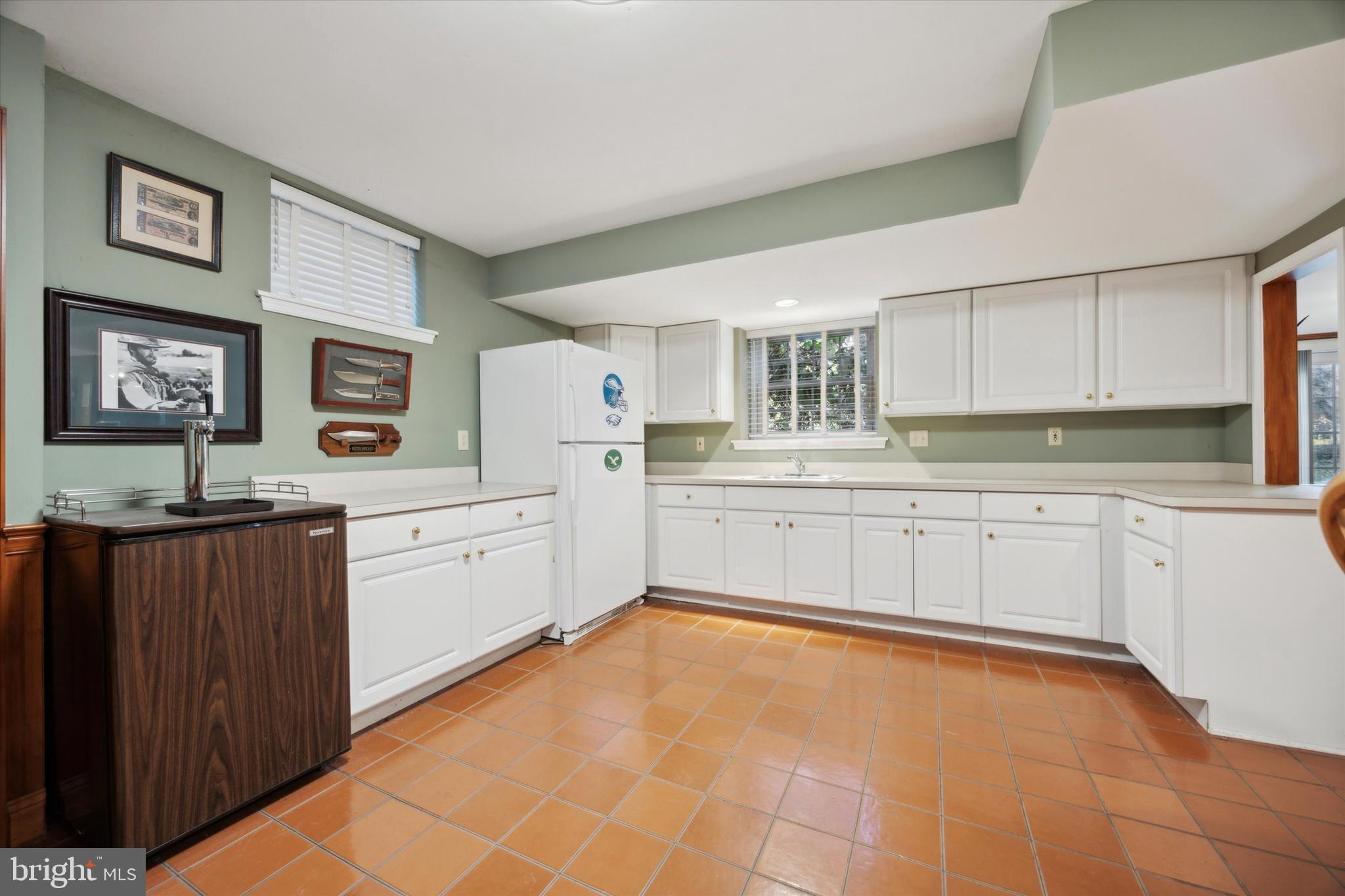 HILLCREST MDWS - Residential