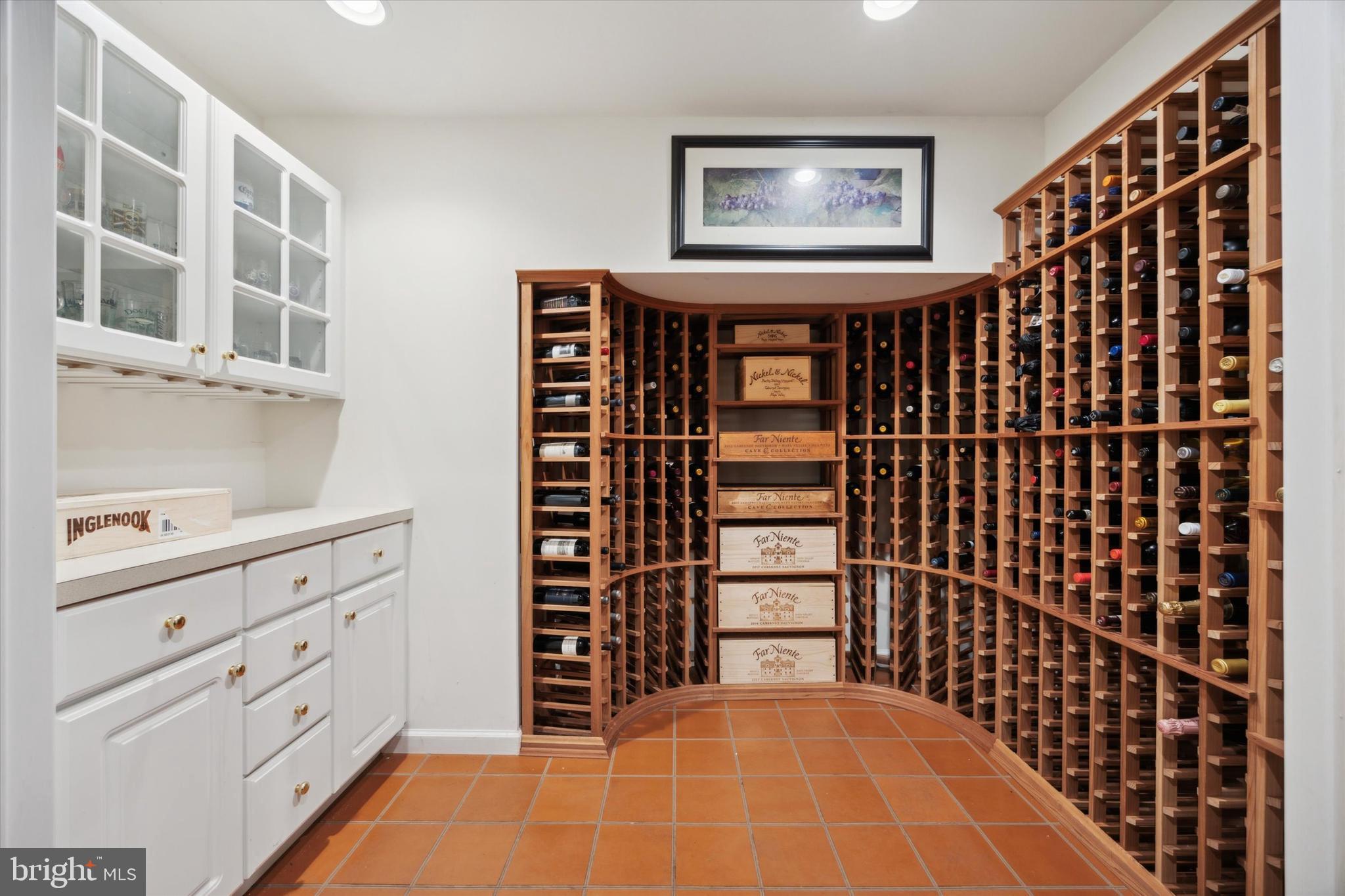 HILLCREST MDWS - Residential