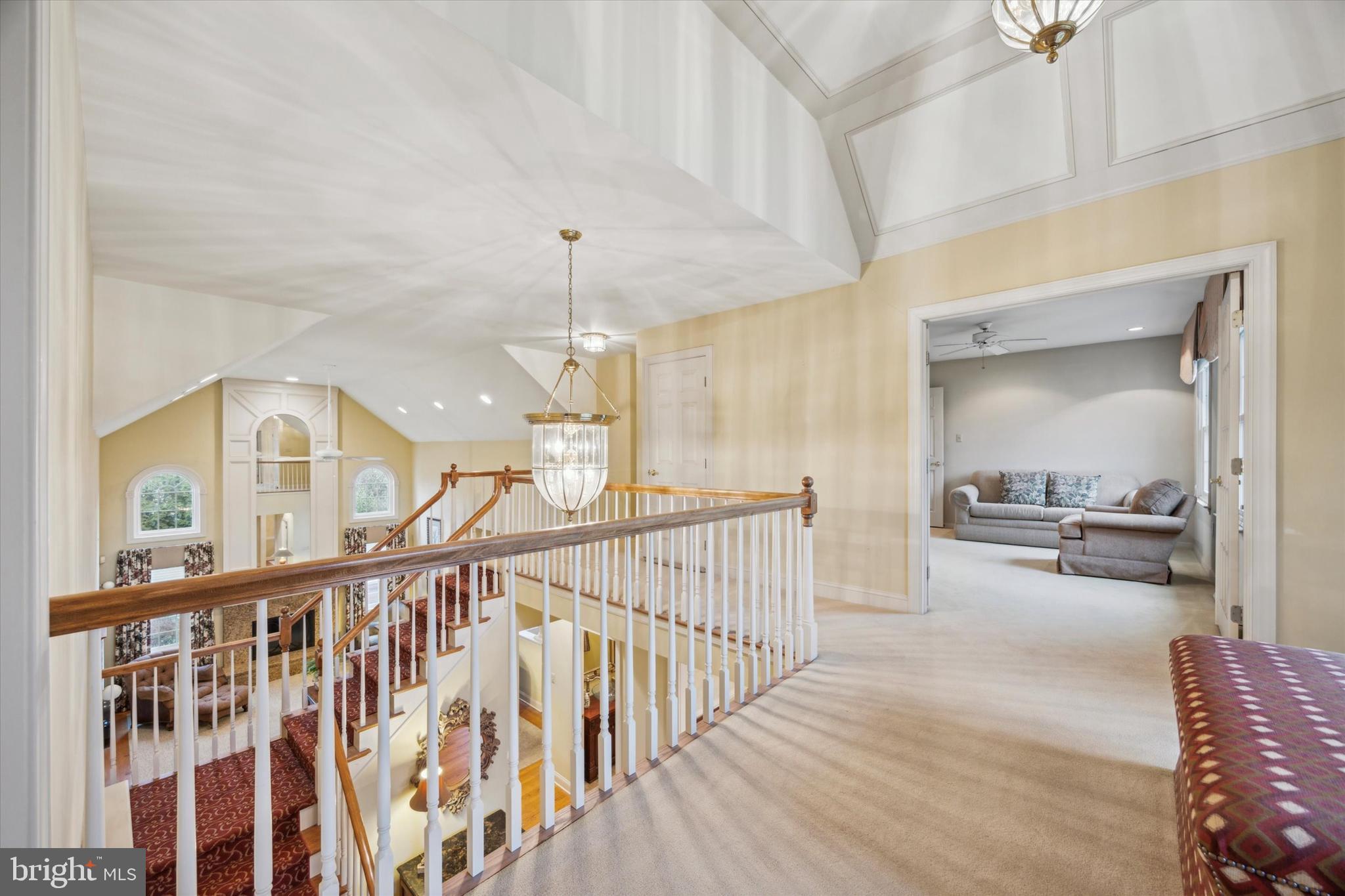 HILLCREST MDWS - Residential