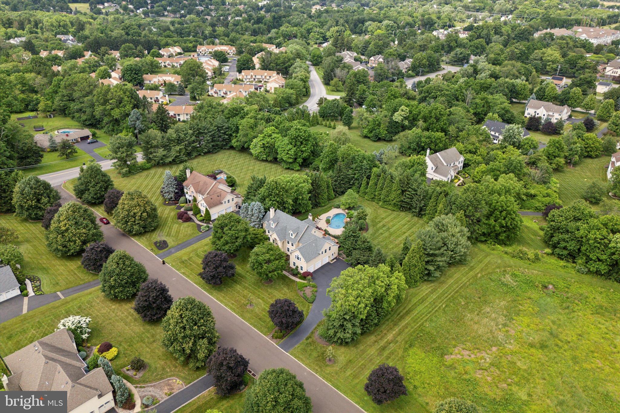 HILLCREST MDWS - Residential