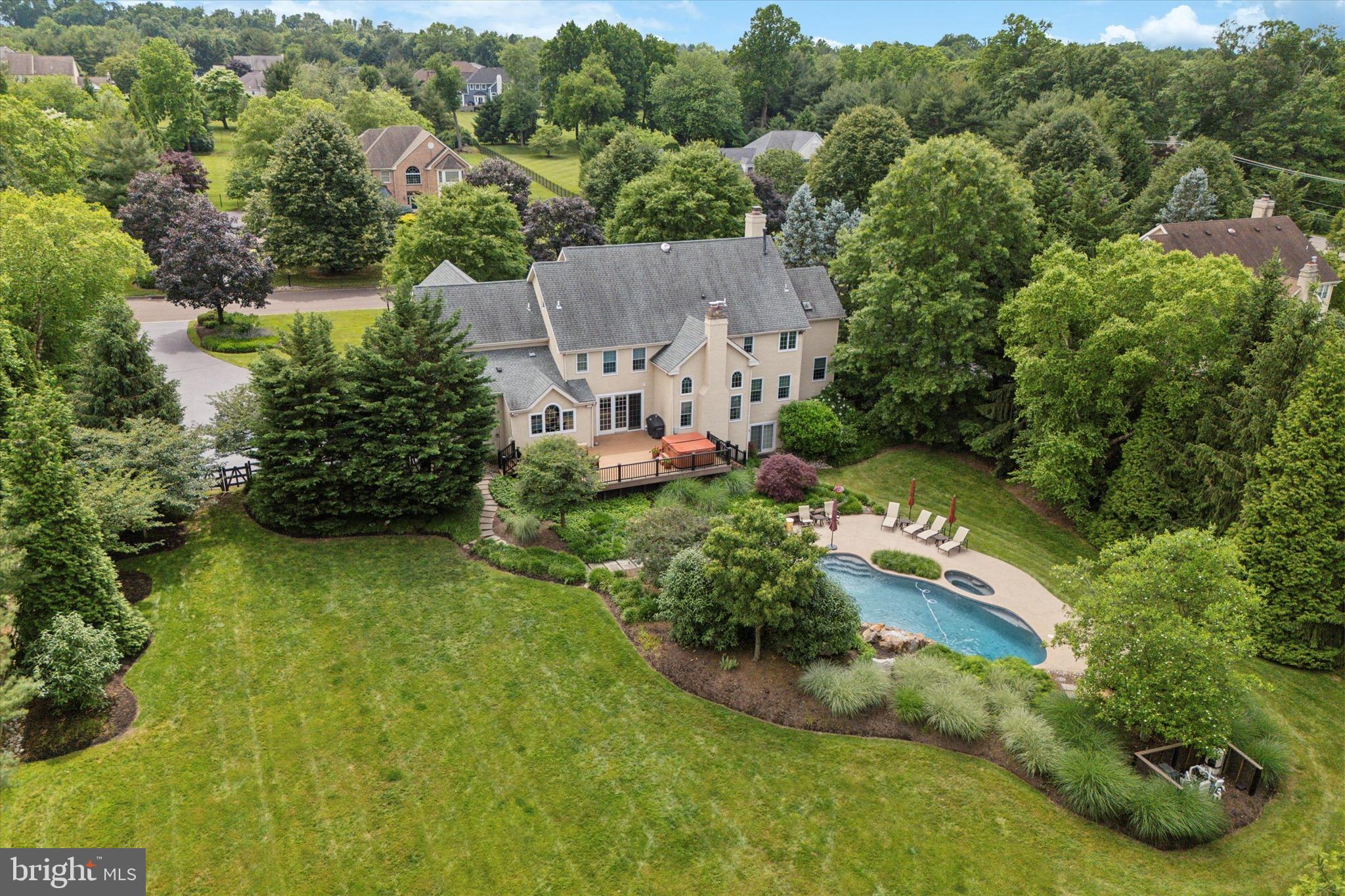 HILLCREST MDWS - Residential