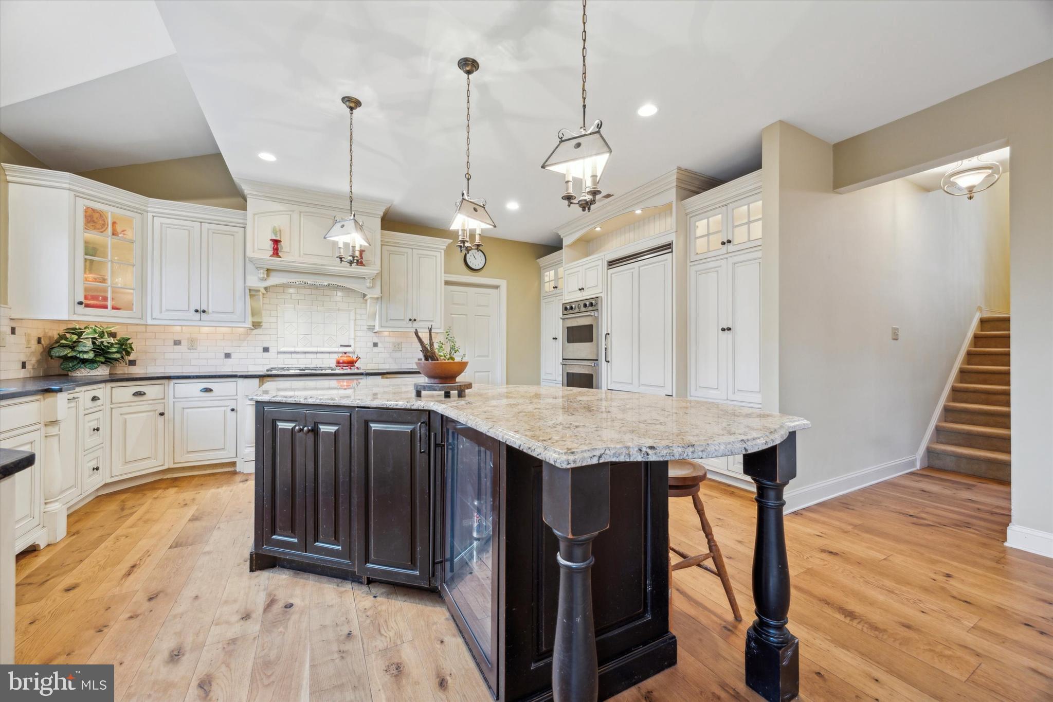 HILLCREST MDWS - Residential