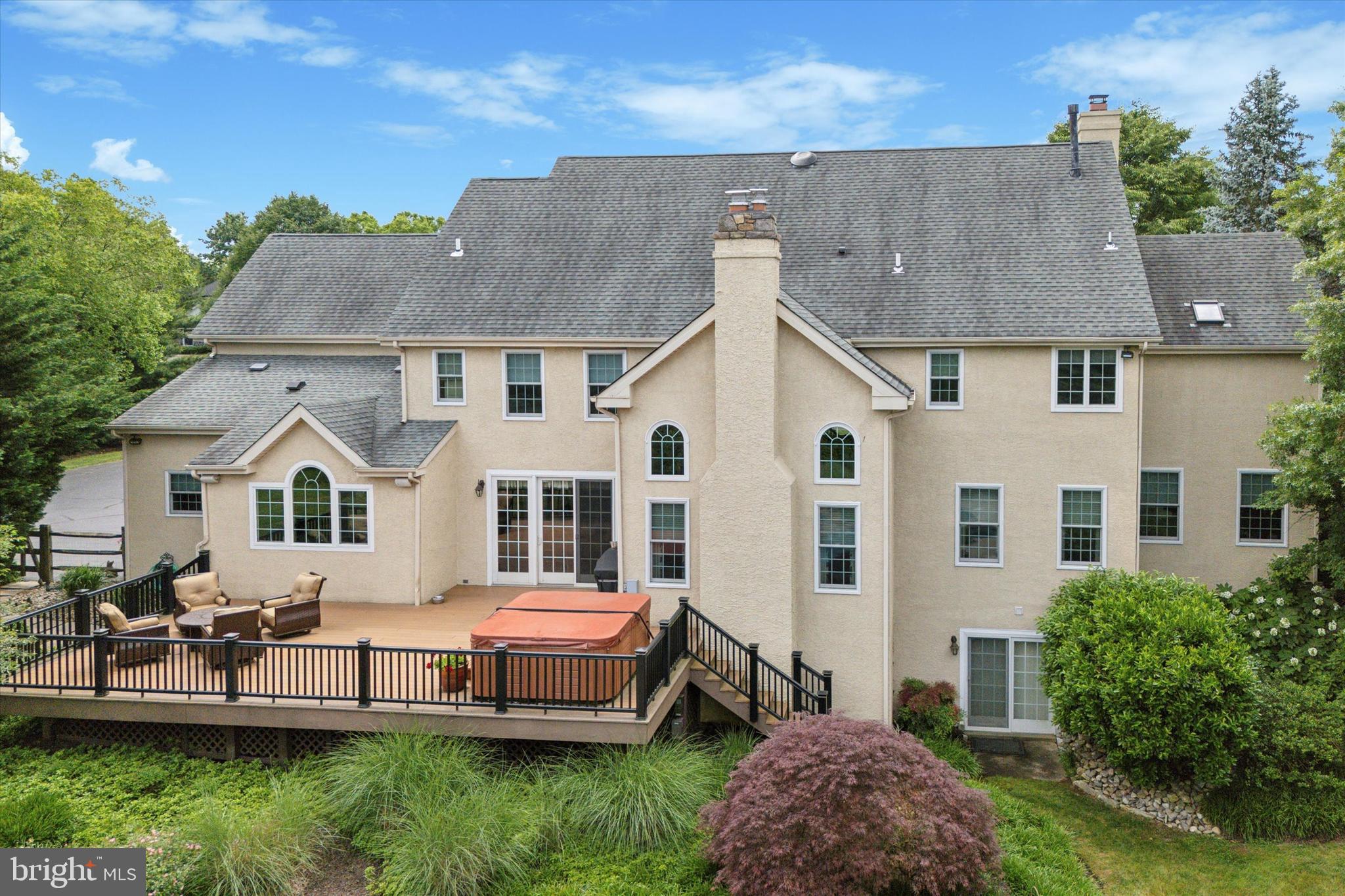 HILLCREST MDWS - Residential