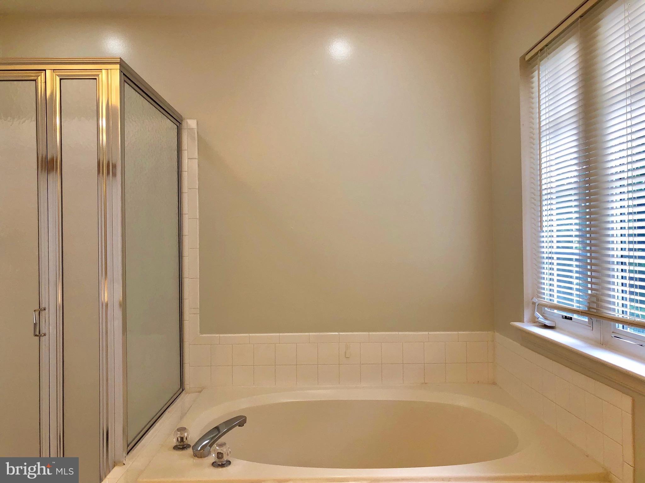 WALNUT RIDGE - Residential Lease