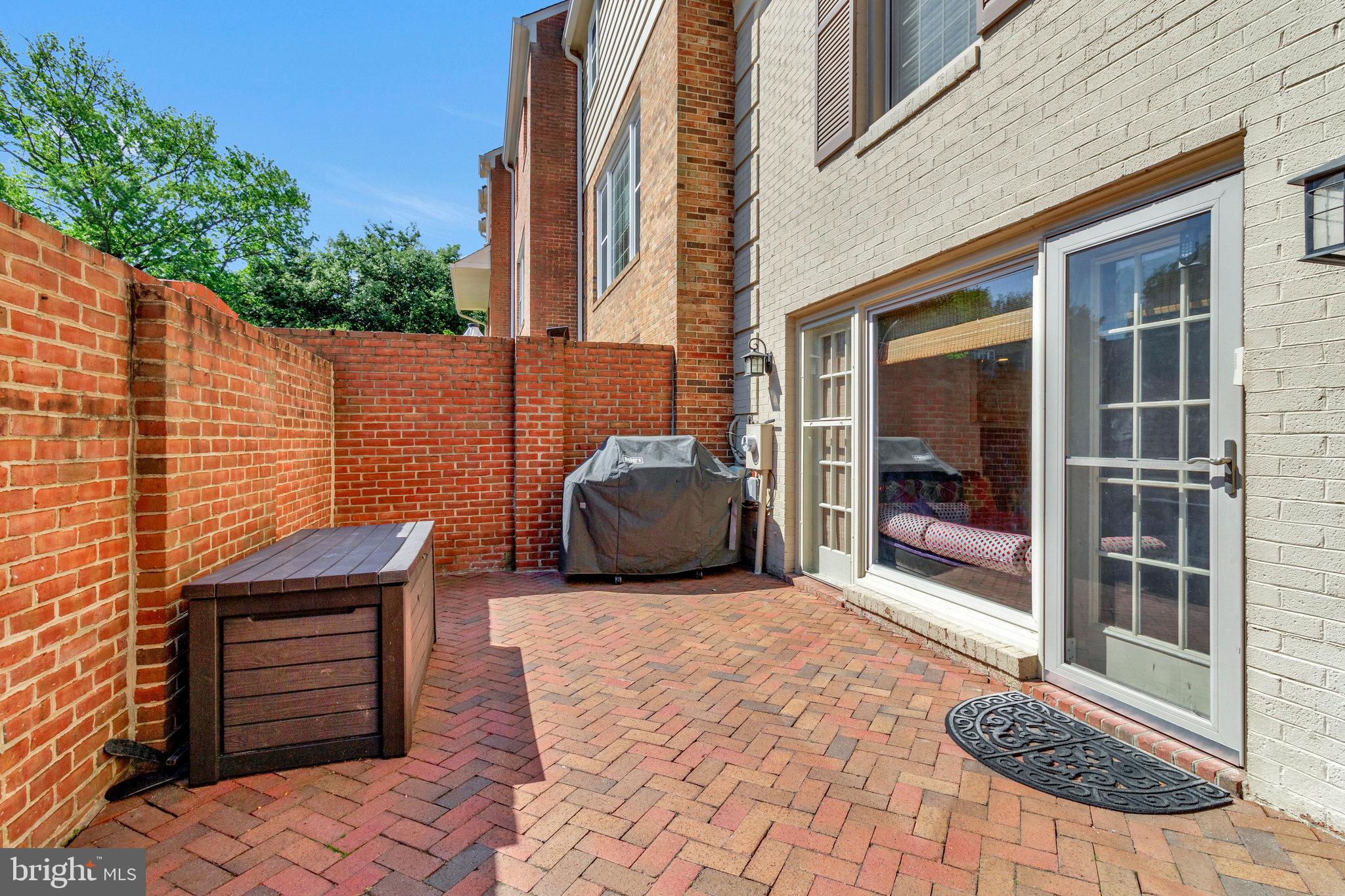 CREST OF WICKFORD - Residential