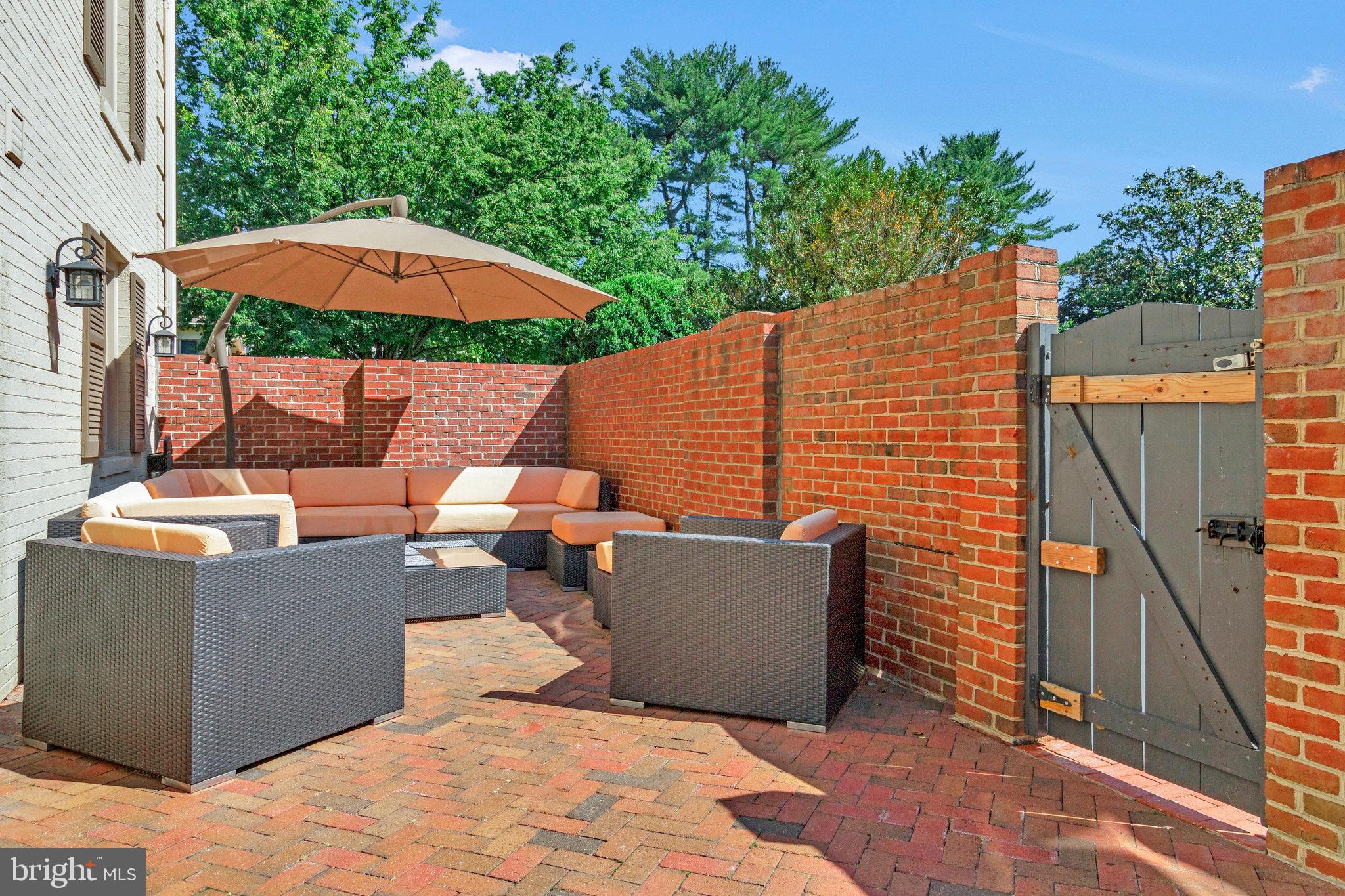 CREST OF WICKFORD - Residential