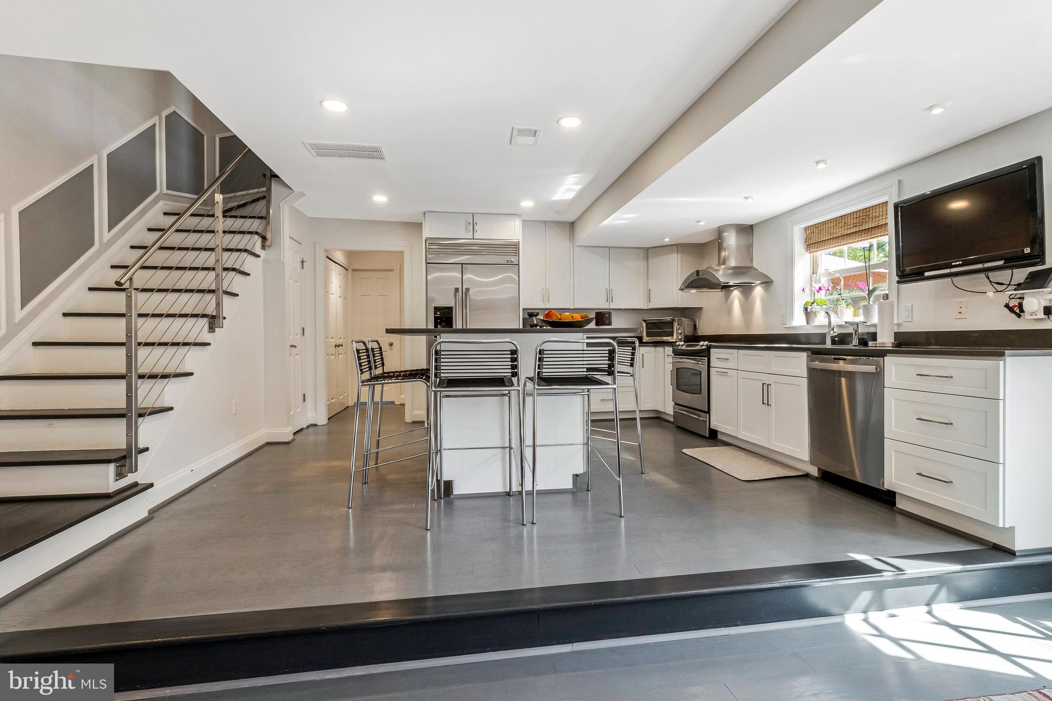 CREST OF WICKFORD - Residential