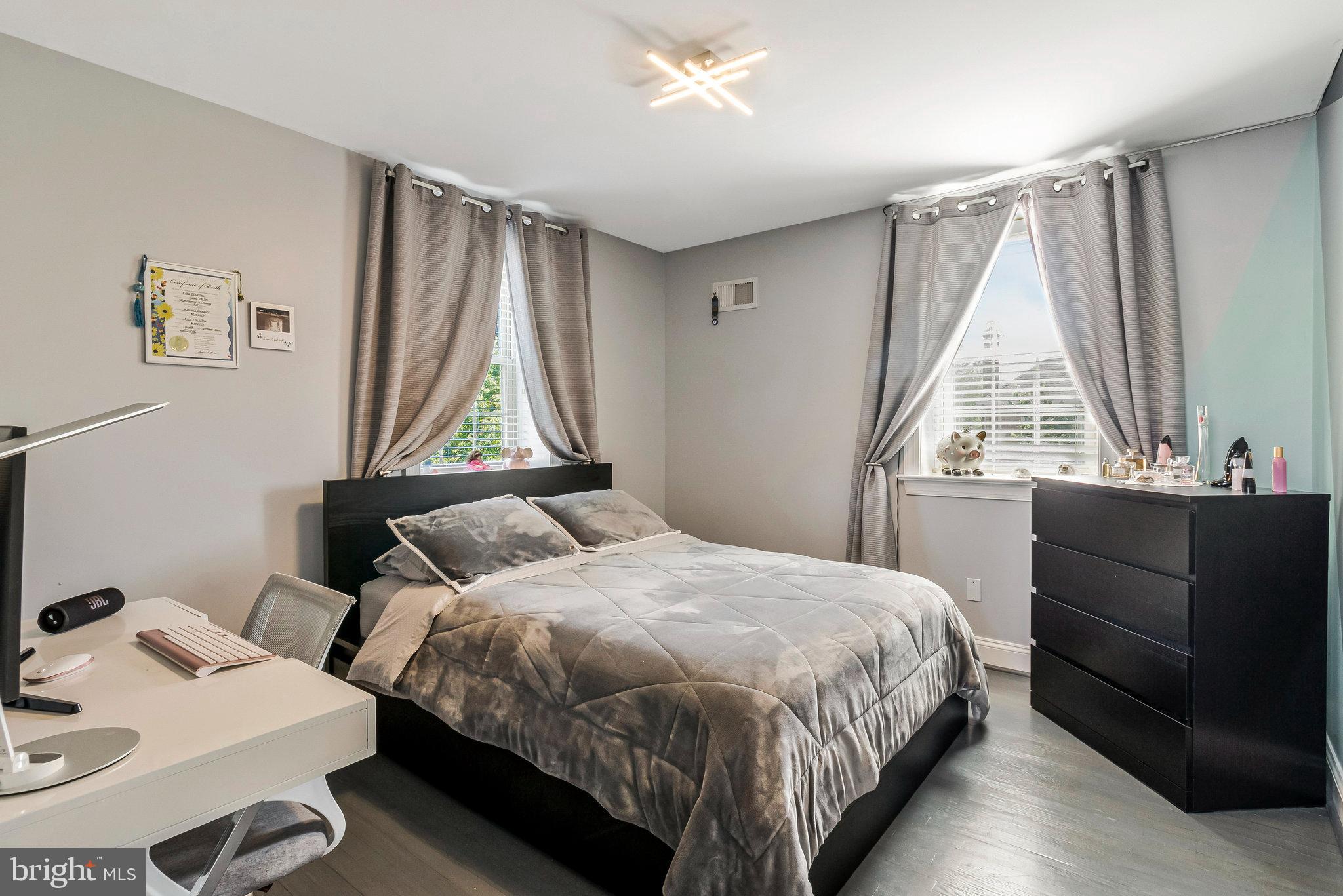 CREST OF WICKFORD - Residential