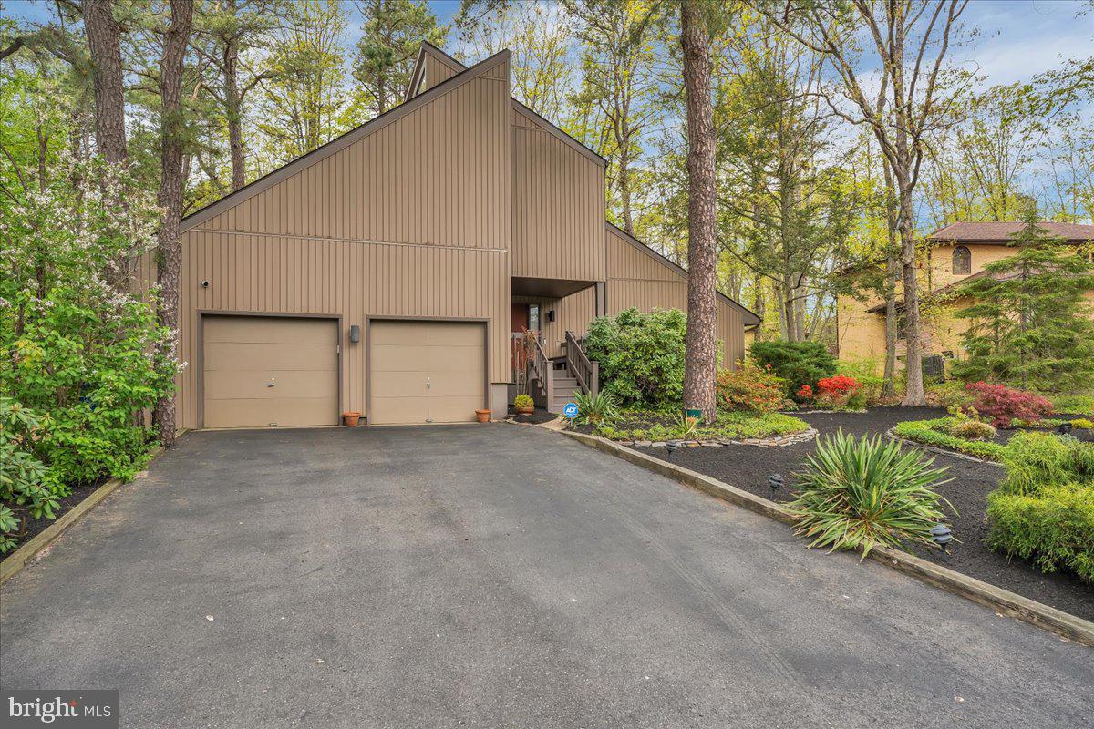 18 BRONWOOD DRIVE