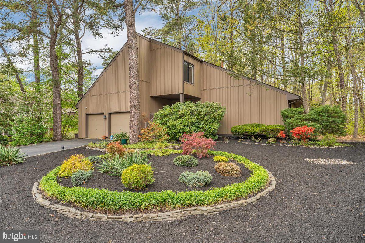 18 BRONWOOD DRIVE