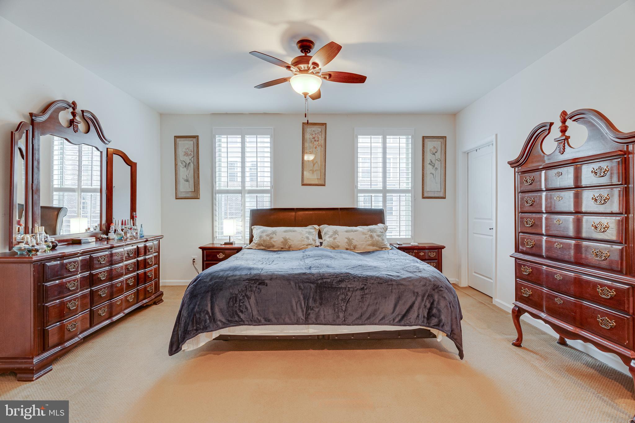 LOUDOUN CROSSING CONDOMINIUM - Residential