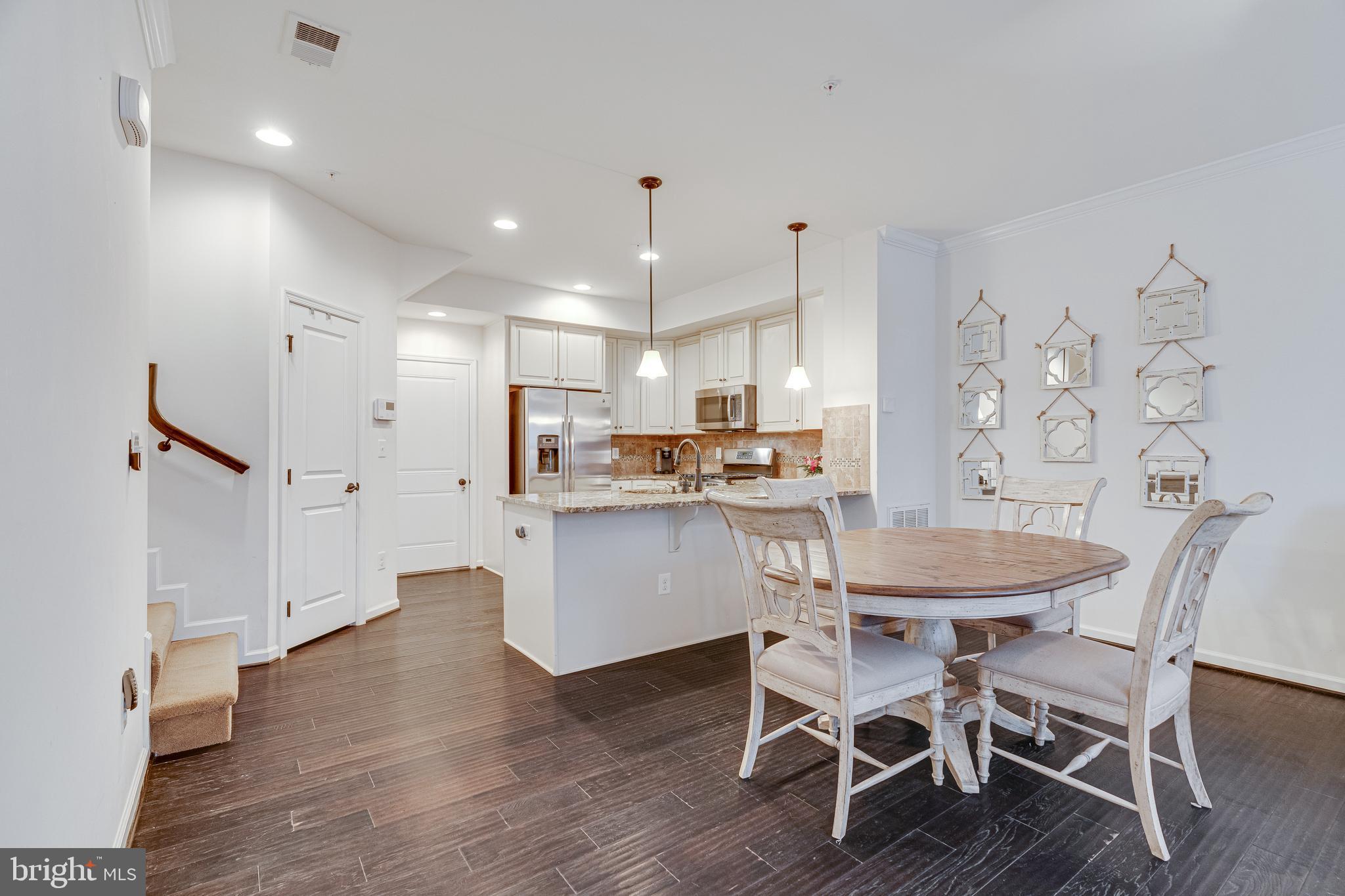 LOUDOUN CROSSING CONDOMINIUM - Residential