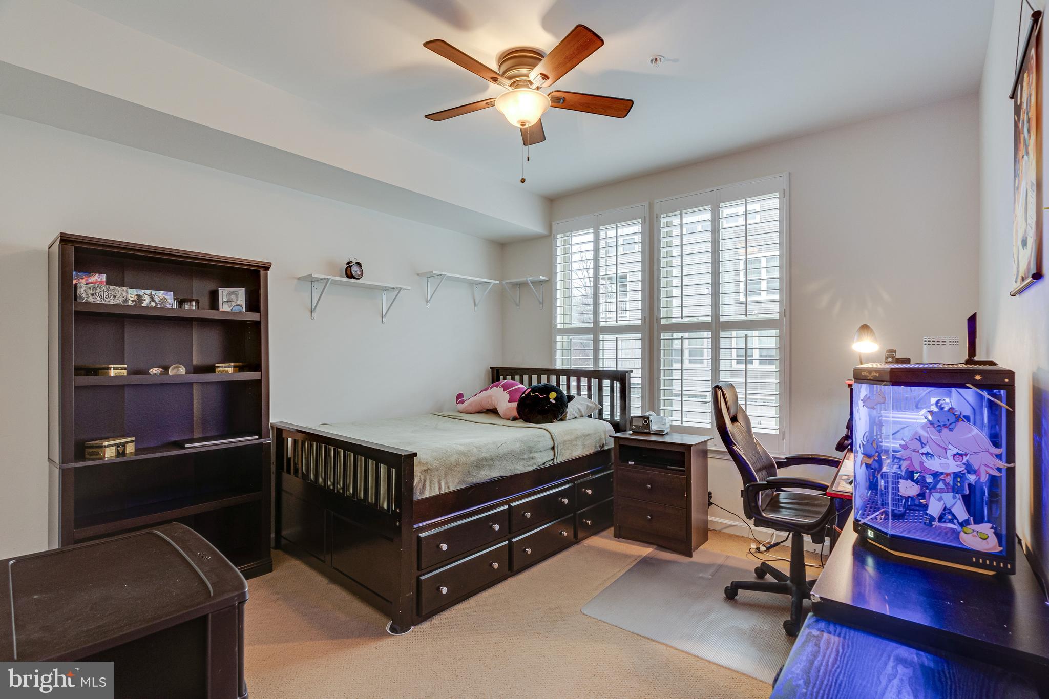 LOUDOUN CROSSING CONDOMINIUM - Residential