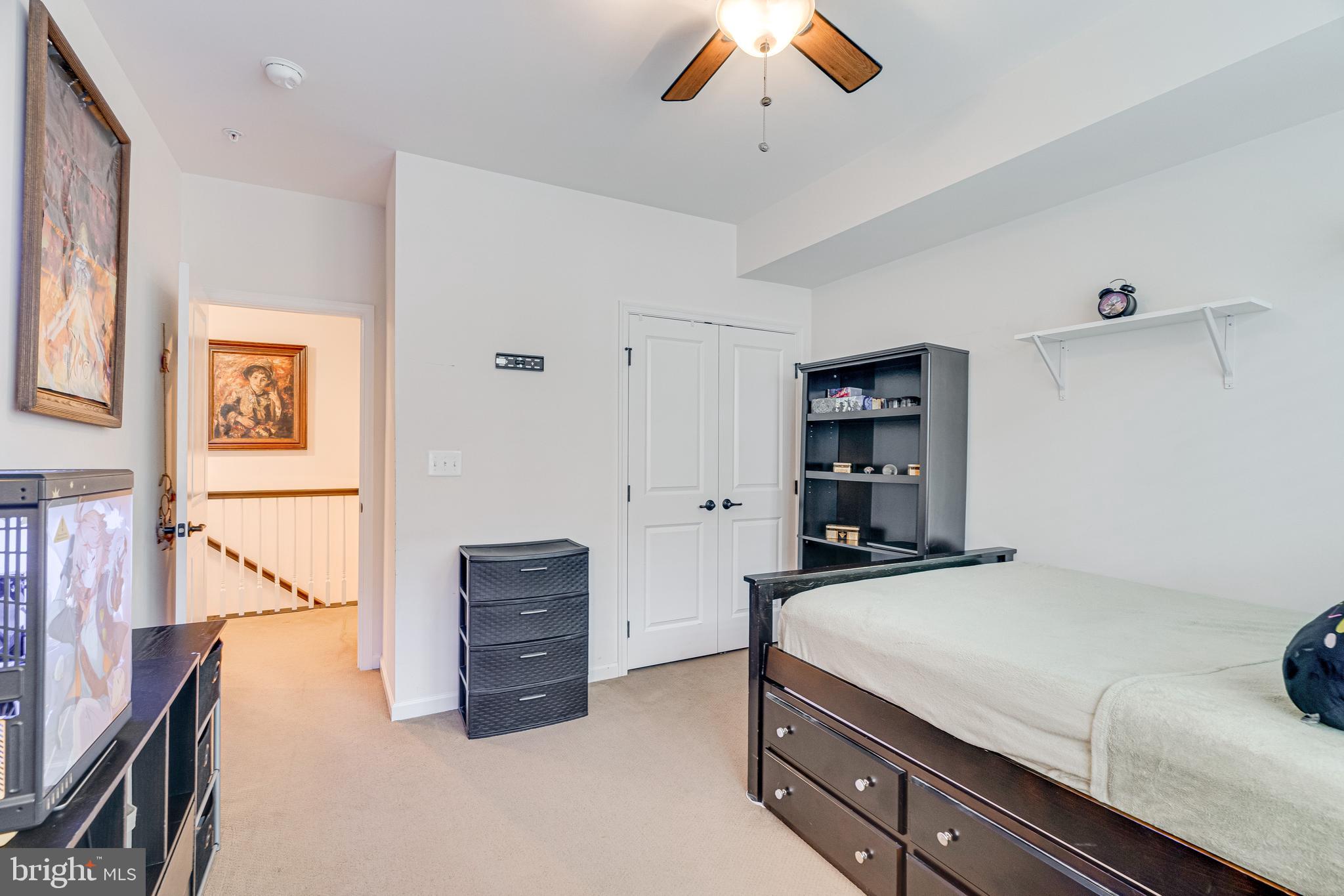 LOUDOUN CROSSING CONDOMINIUM - Residential