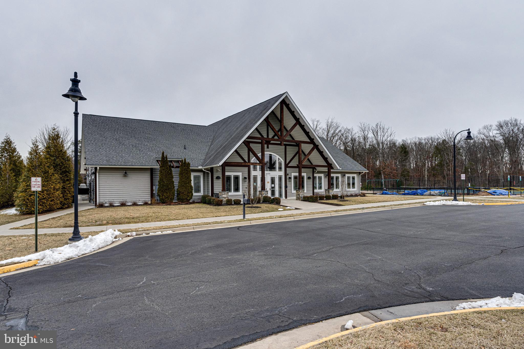 LOUDOUN CROSSING CONDOMINIUM - Residential