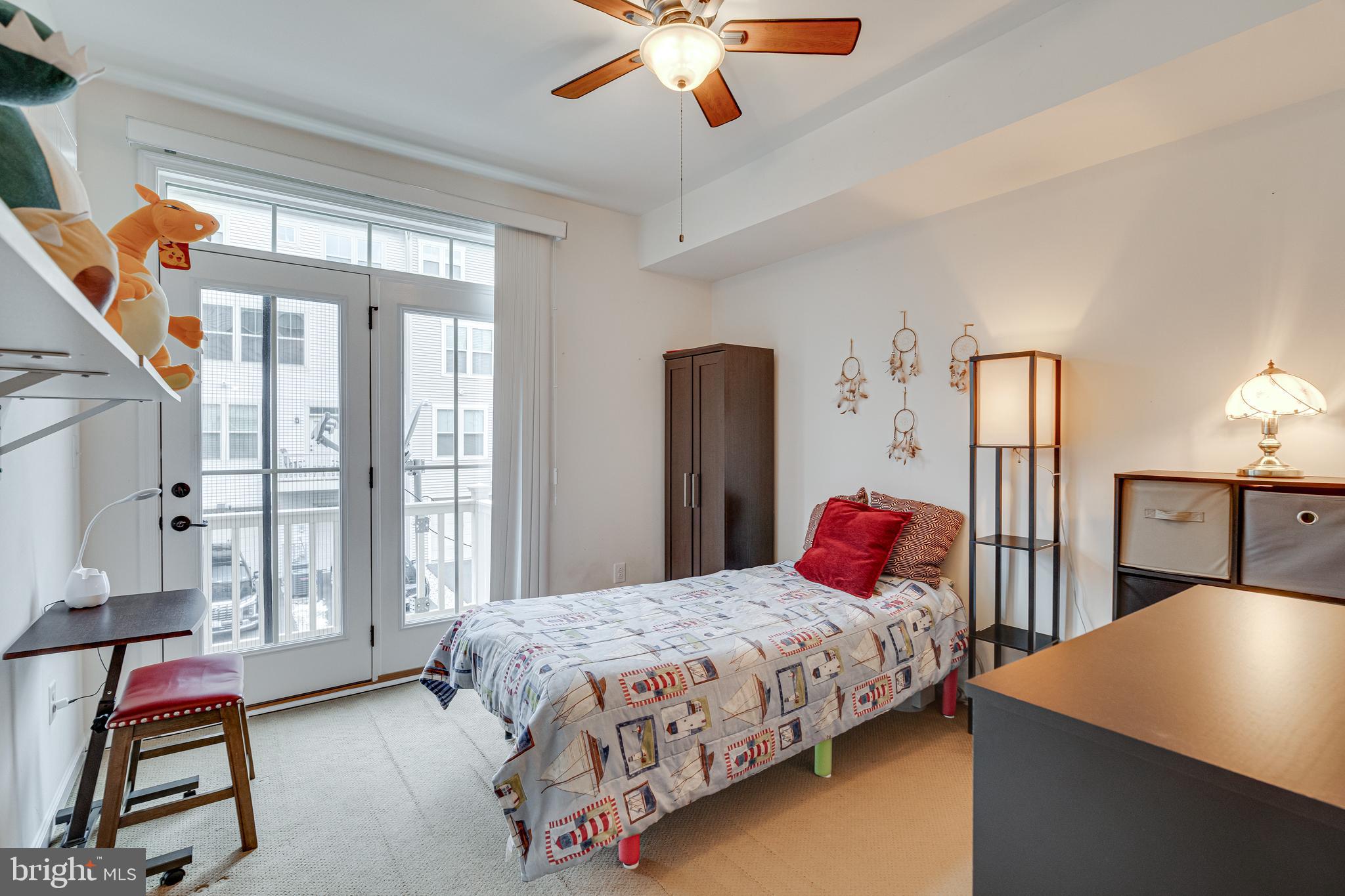 LOUDOUN CROSSING CONDOMINIUM - Residential