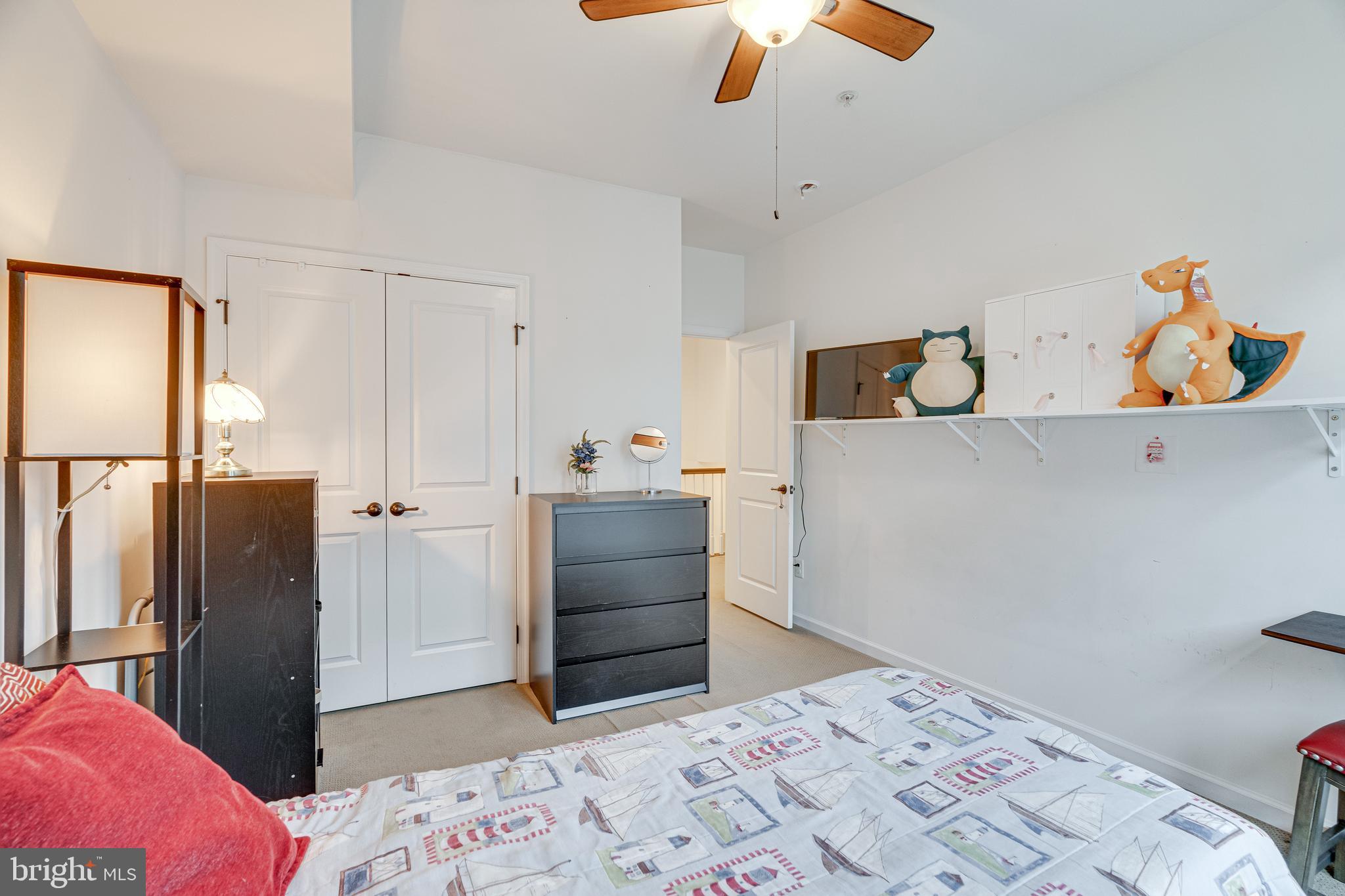 LOUDOUN CROSSING CONDOMINIUM - Residential