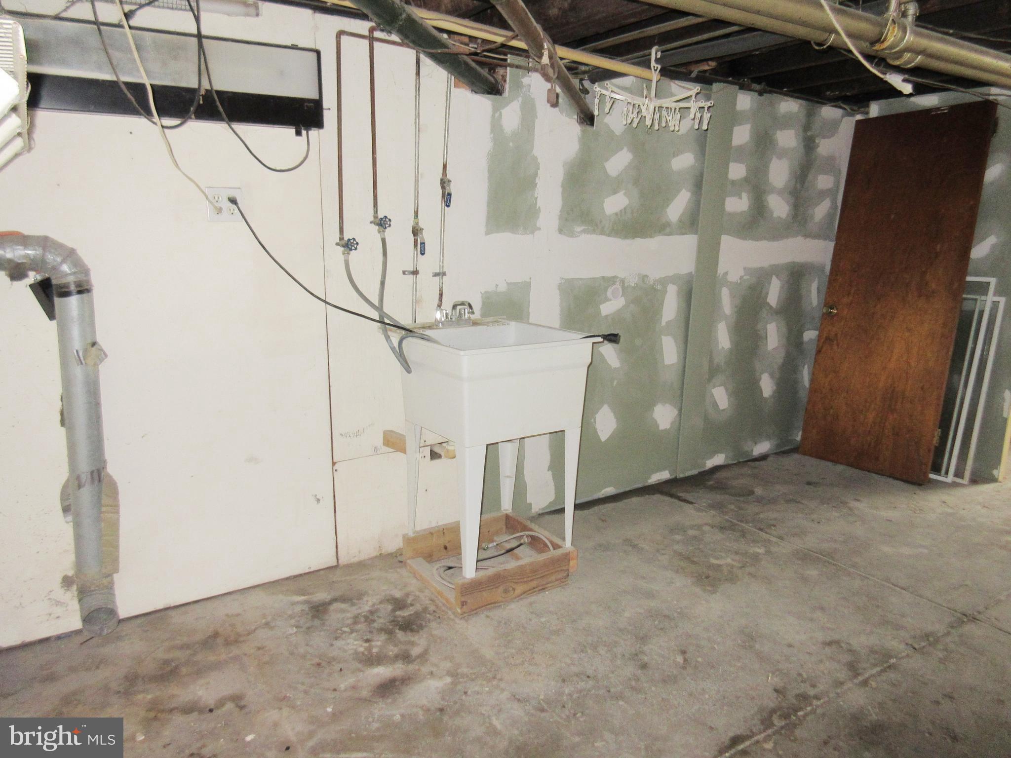 LAWNDALE - Residential