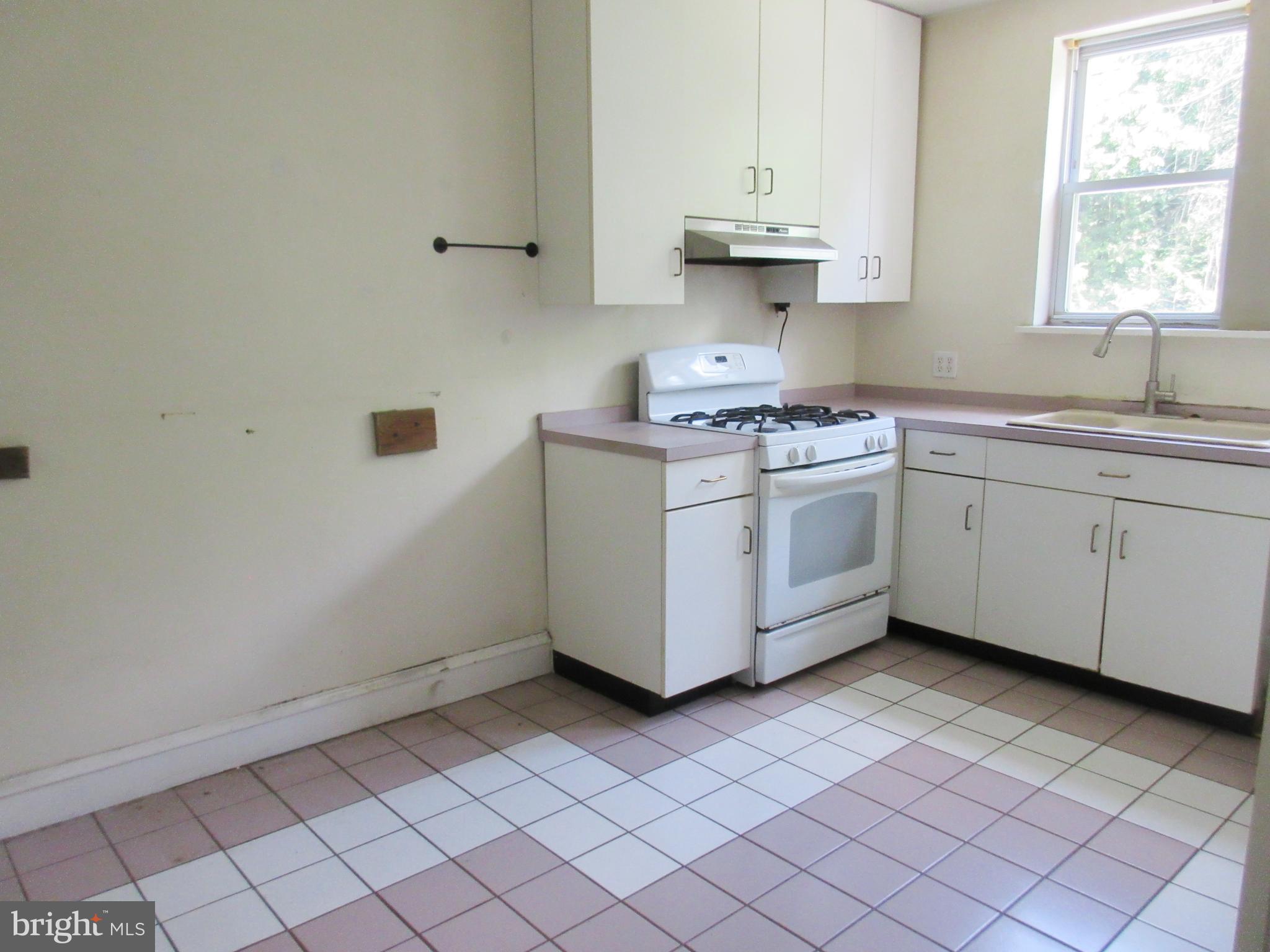 LAWNDALE - Residential