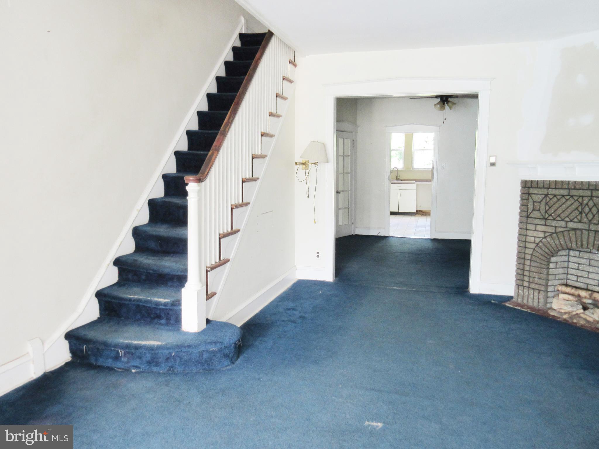 LAWNDALE - Residential