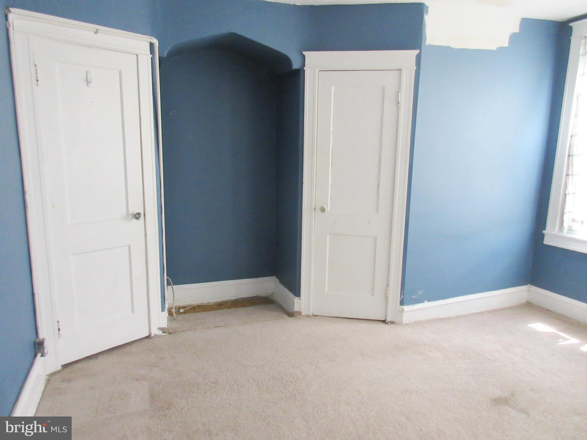 LAWNDALE - Residential