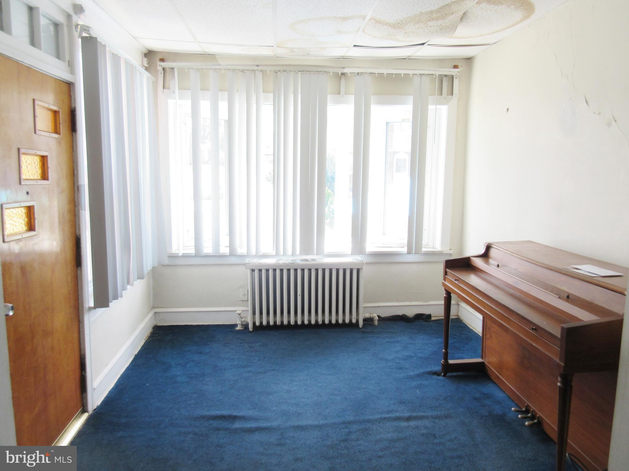 LAWNDALE - Residential