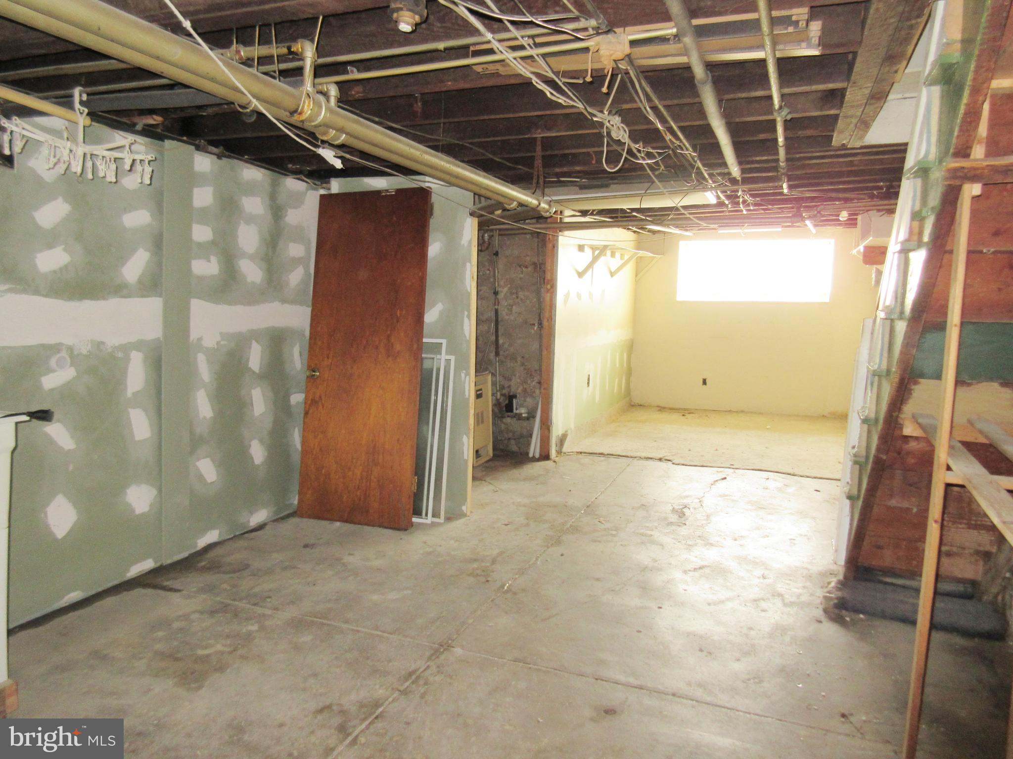 LAWNDALE - Residential