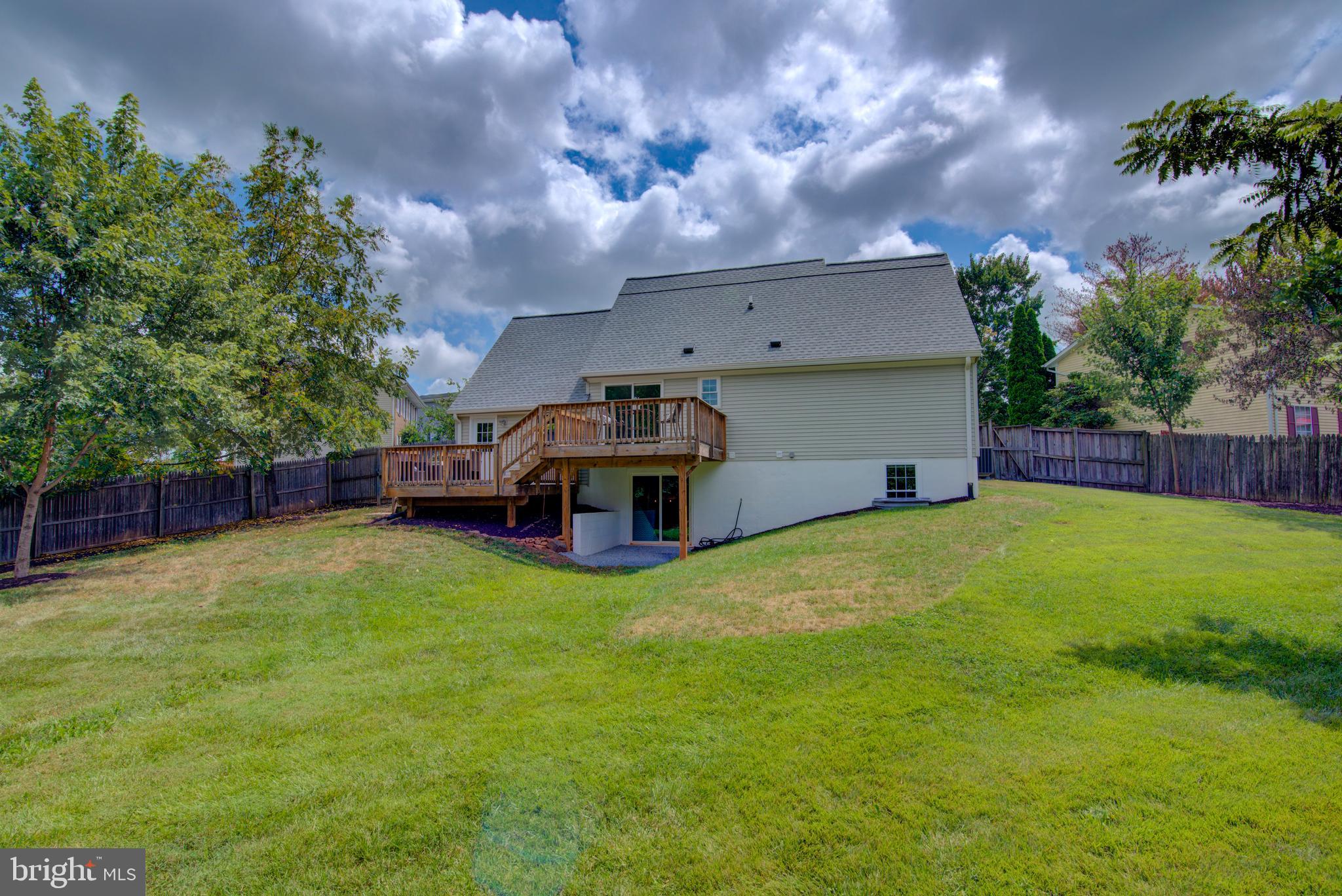 CRESTBROOK - Residential