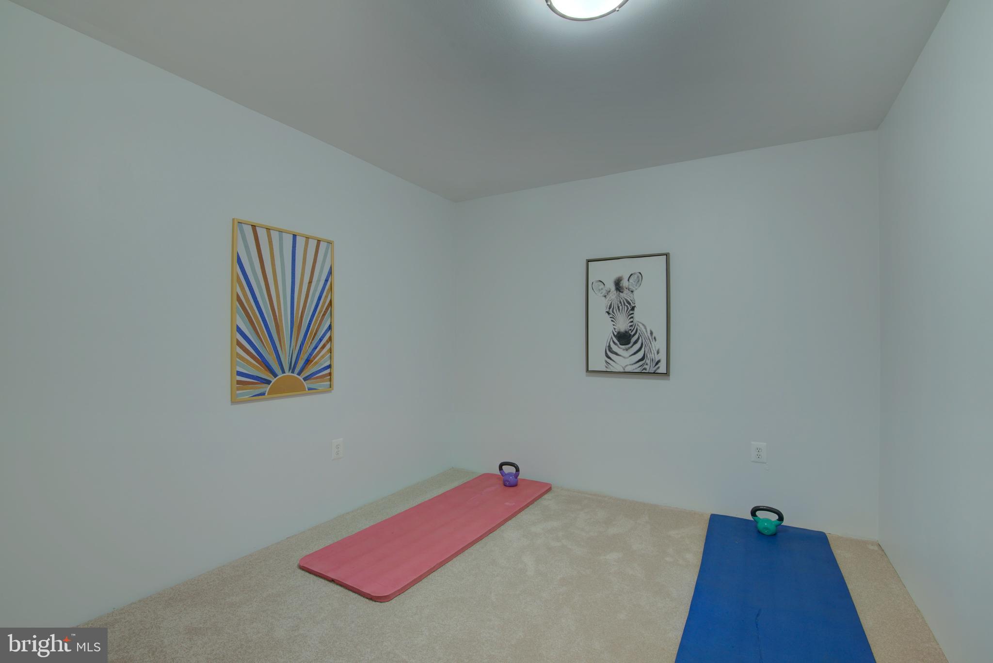 CRESTBROOK - Residential