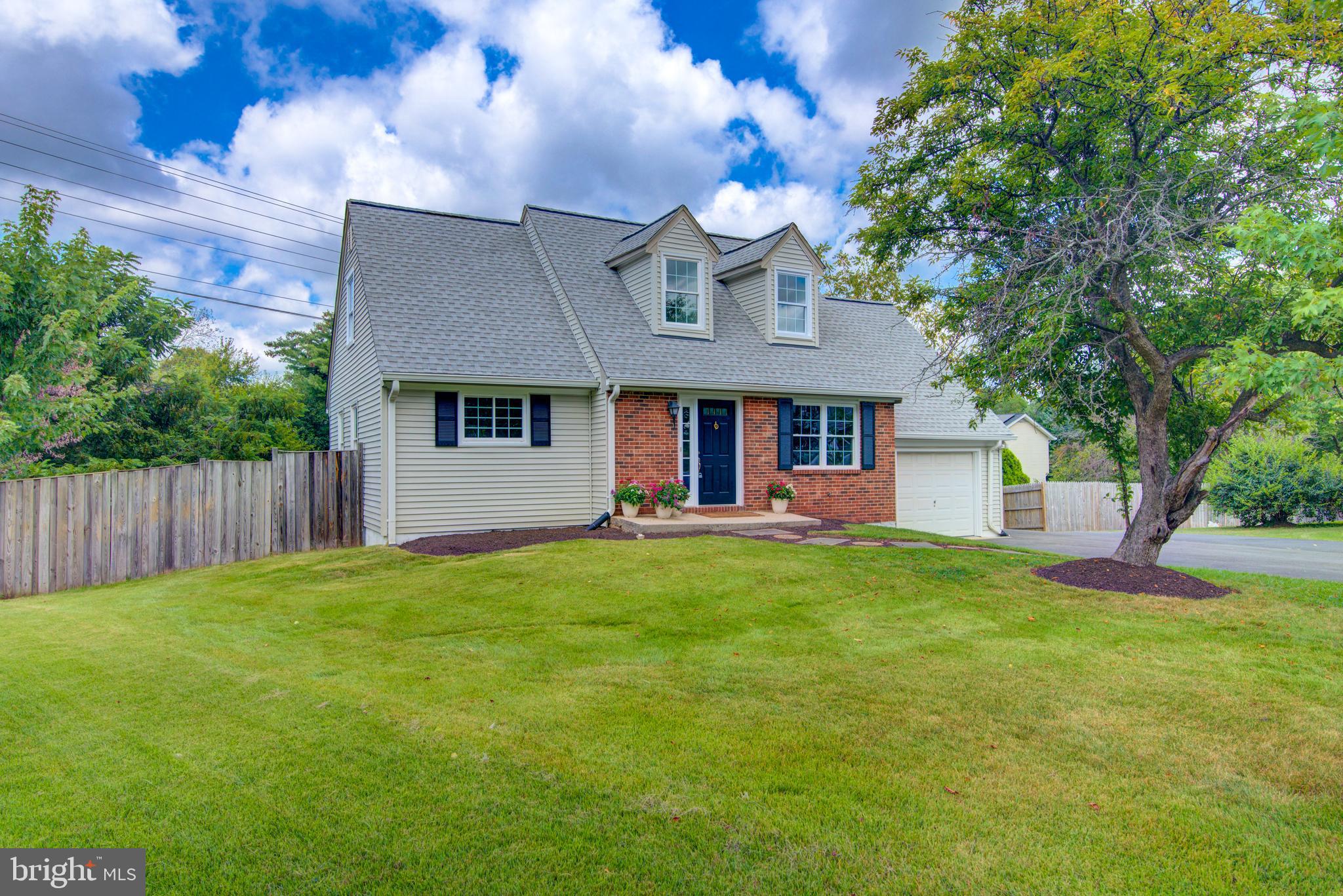 CRESTBROOK - Residential