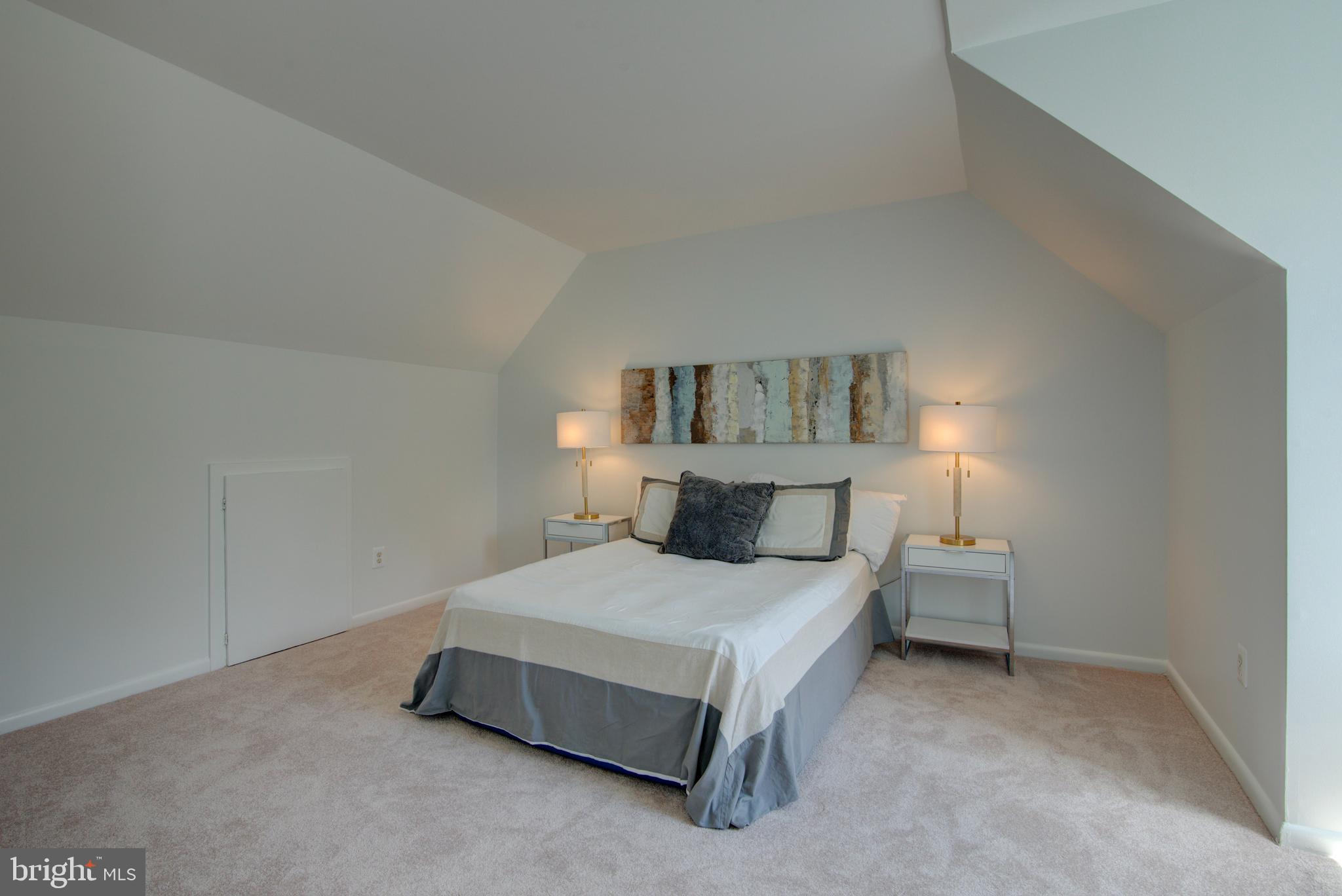 CRESTBROOK - Residential