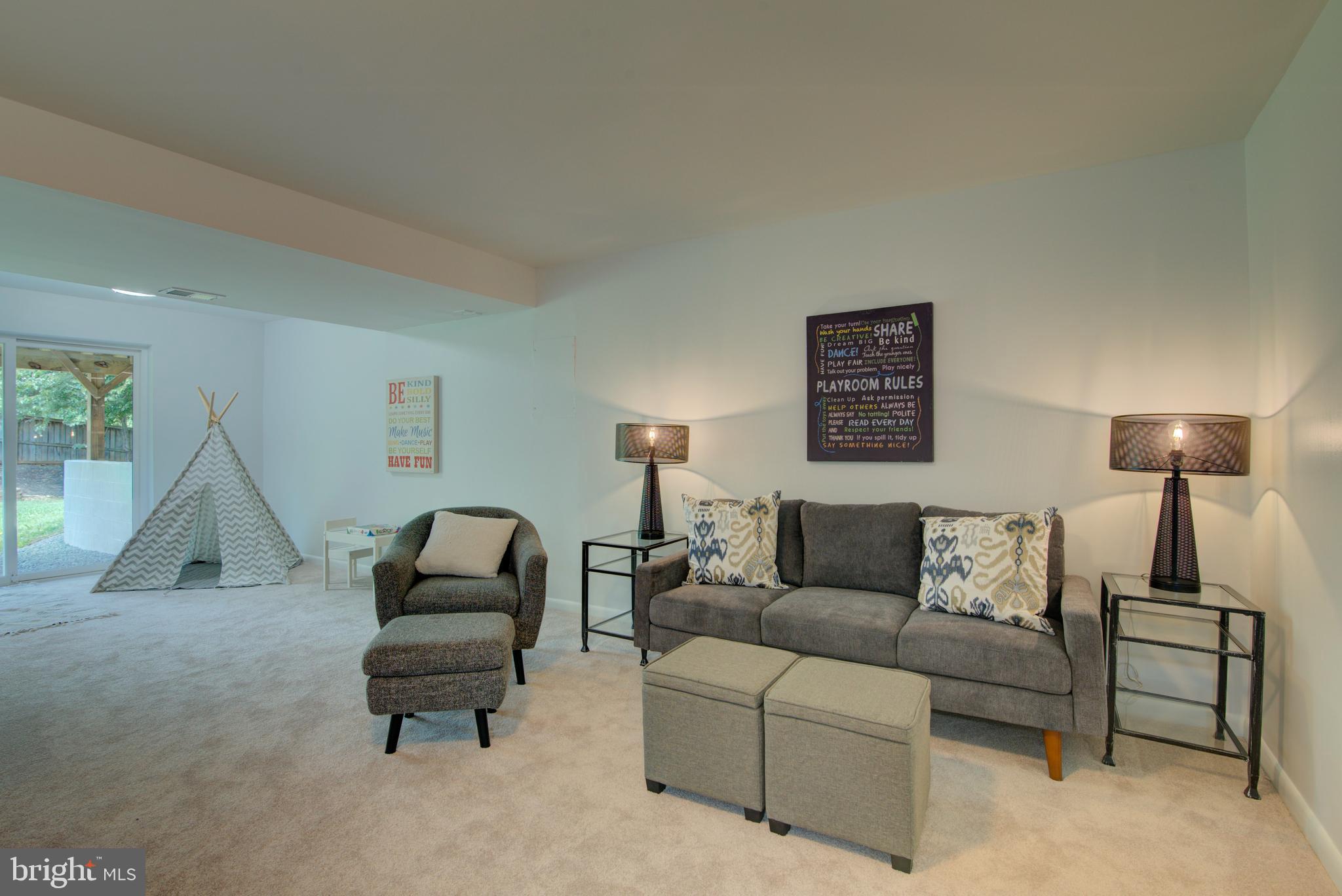 CRESTBROOK - Residential