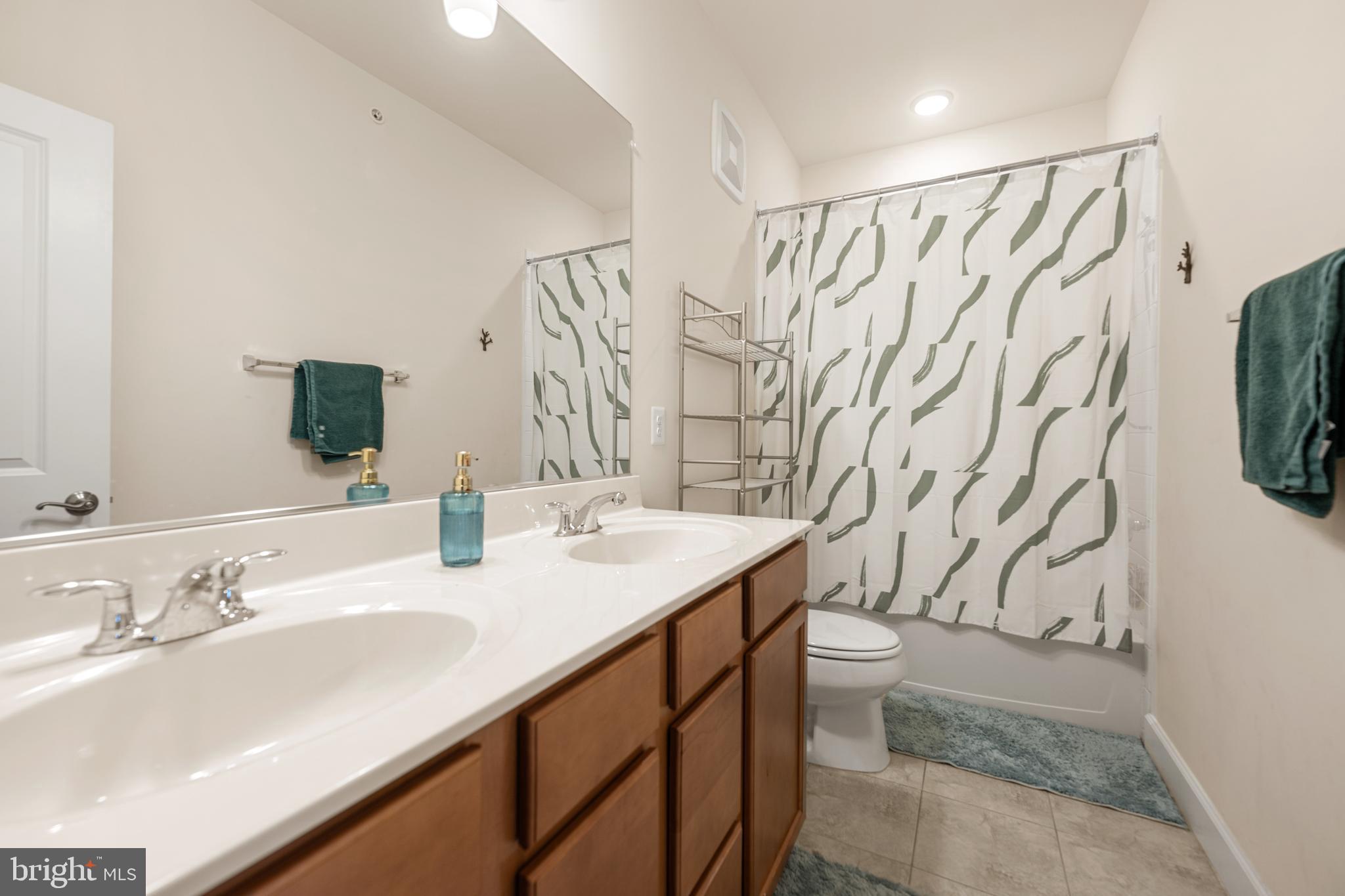 HEATHCOTE COMMONS CONDOMINIUMS - Residential