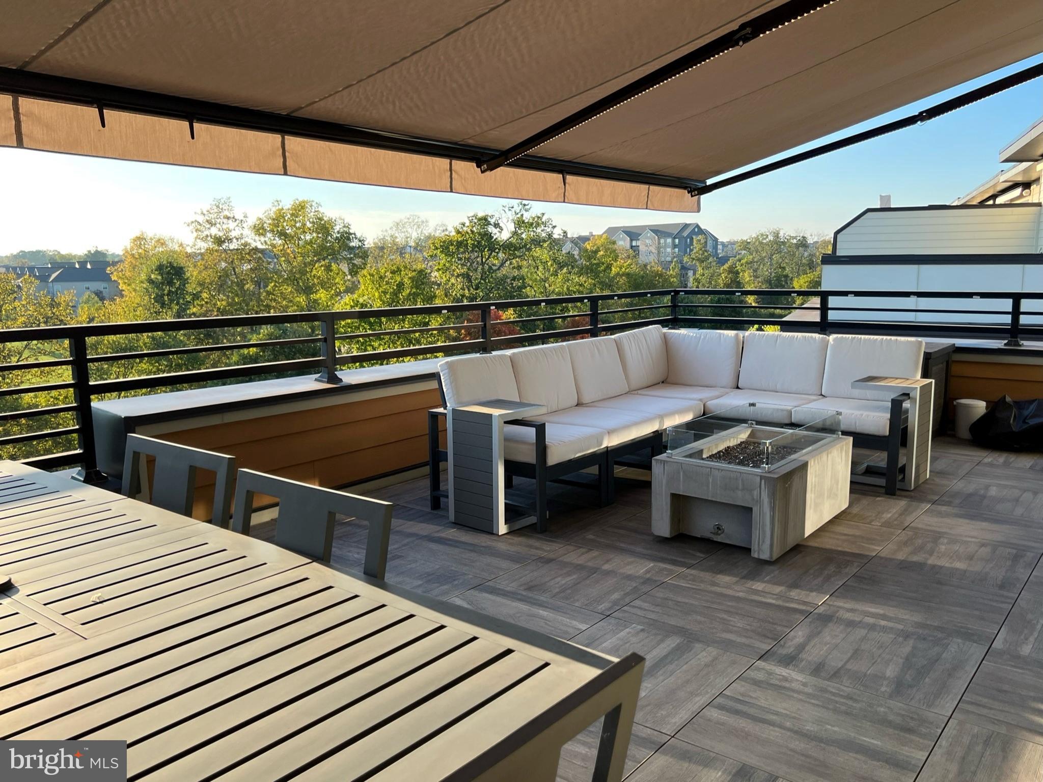 ONE LOUDOUN - Residential