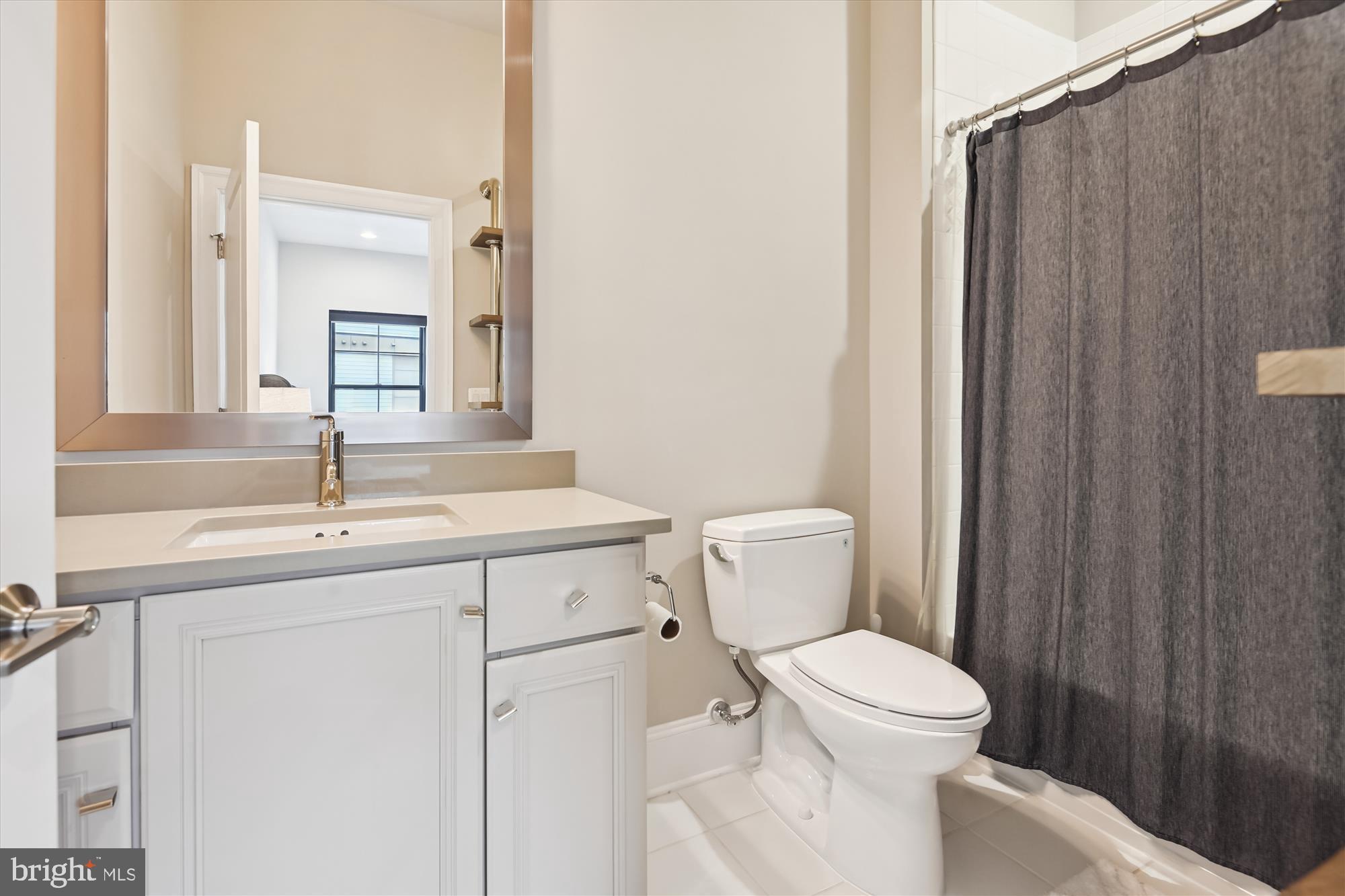 ONE LOUDOUN - Residential