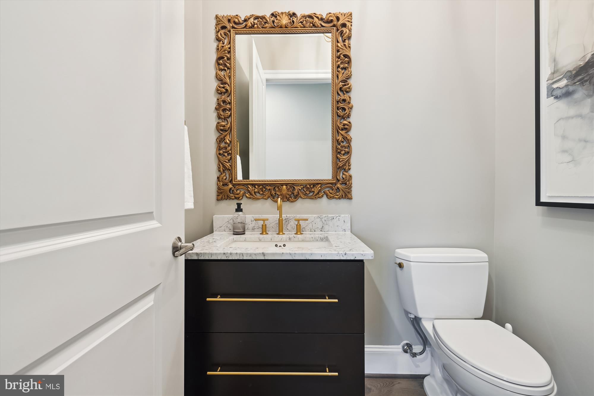 ONE LOUDOUN - Residential