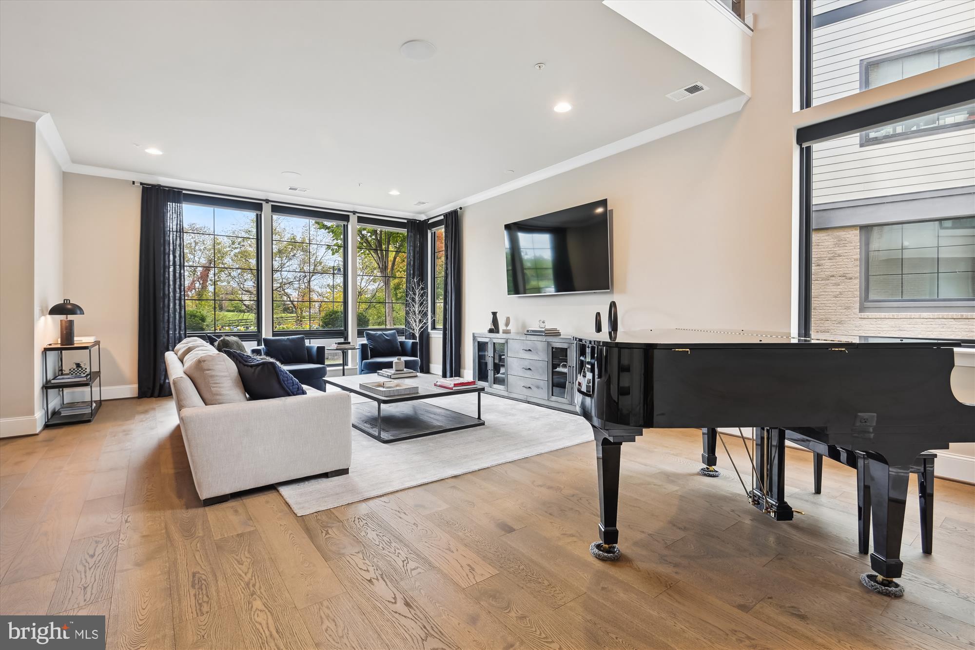 ONE LOUDOUN - Residential