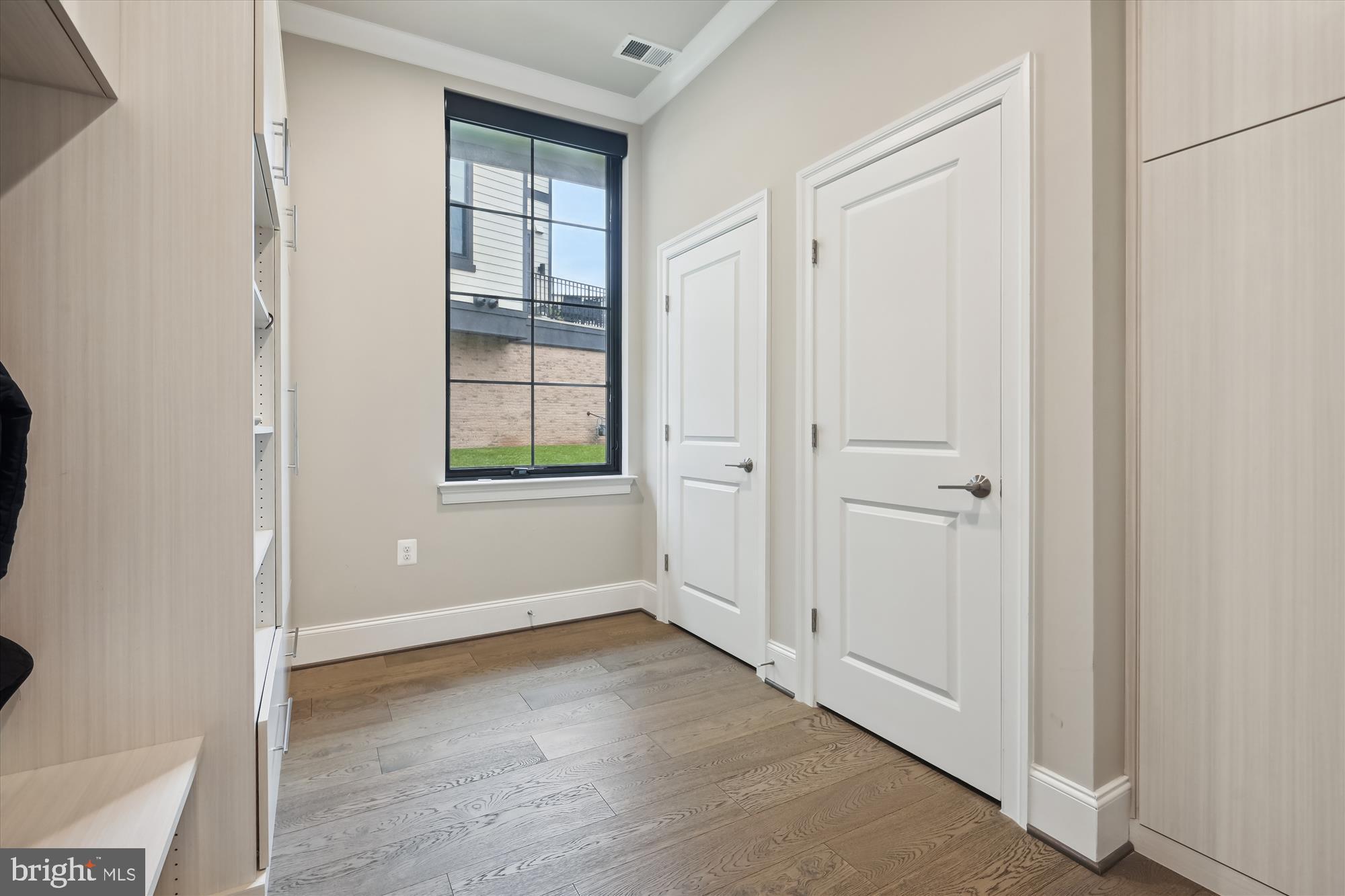 ONE LOUDOUN - Residential